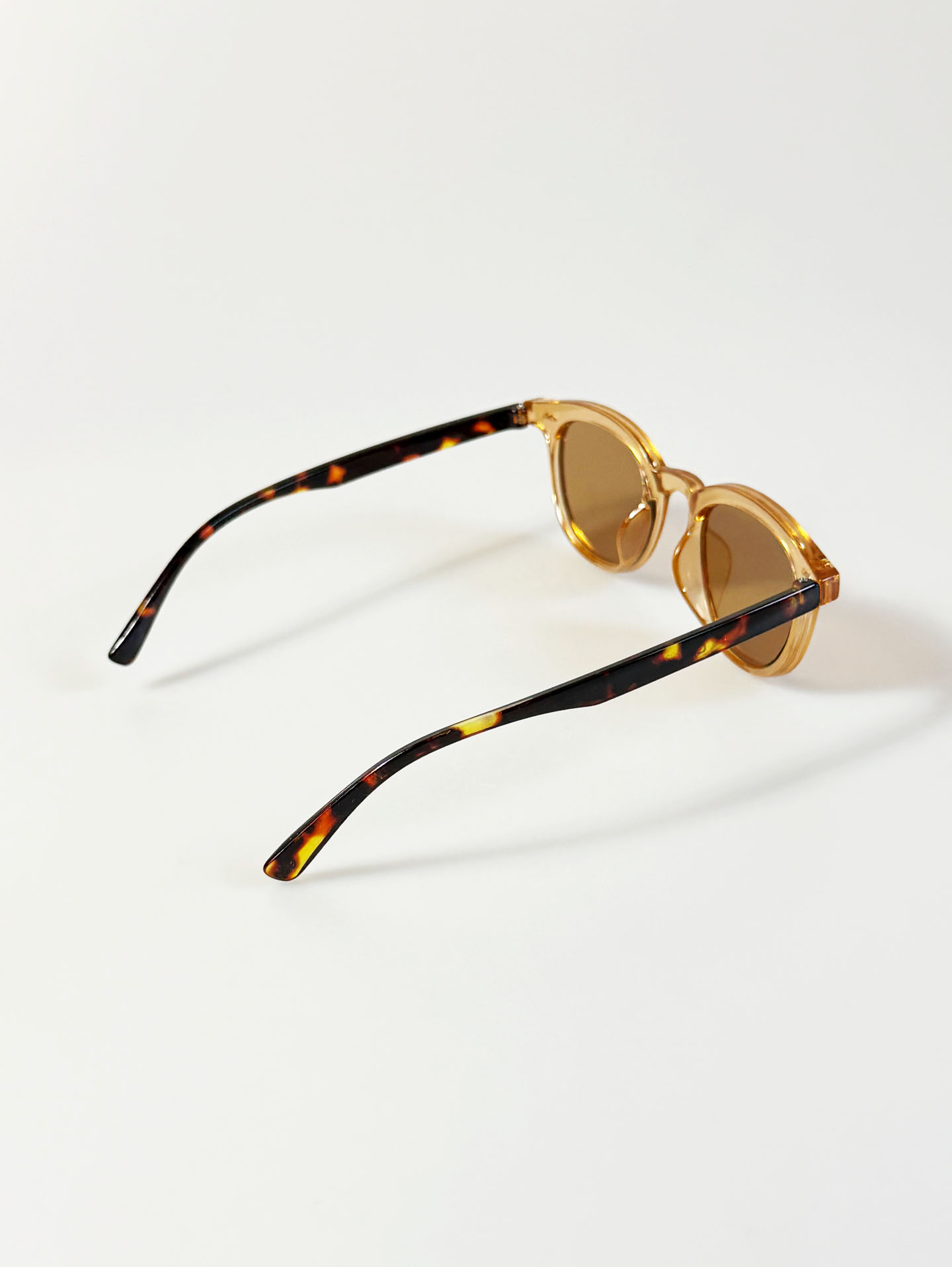 Clear Amber Bold Oval Tint Sunglasses