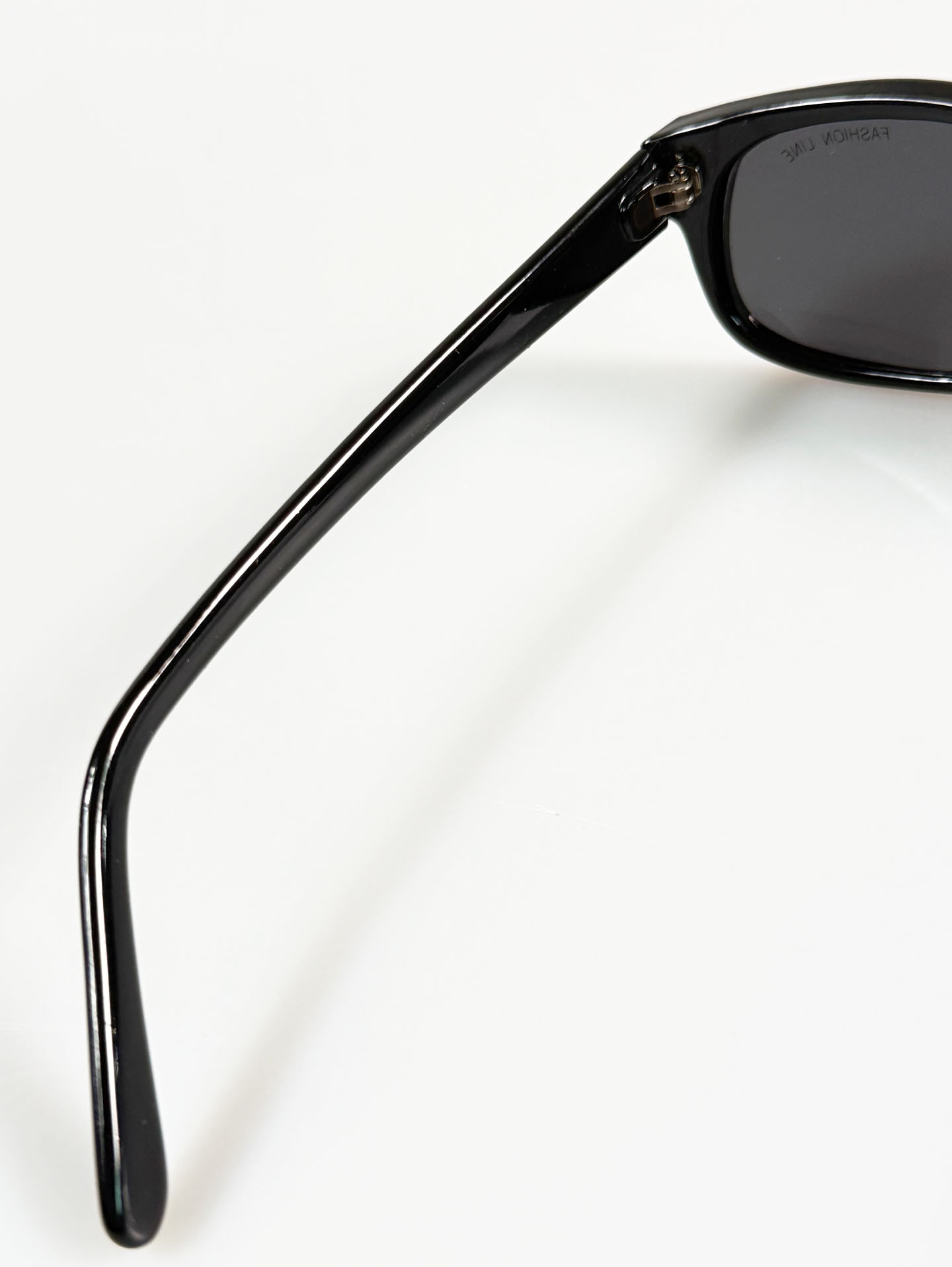 90's FASHION LINE Black Bold Square Sunglasses