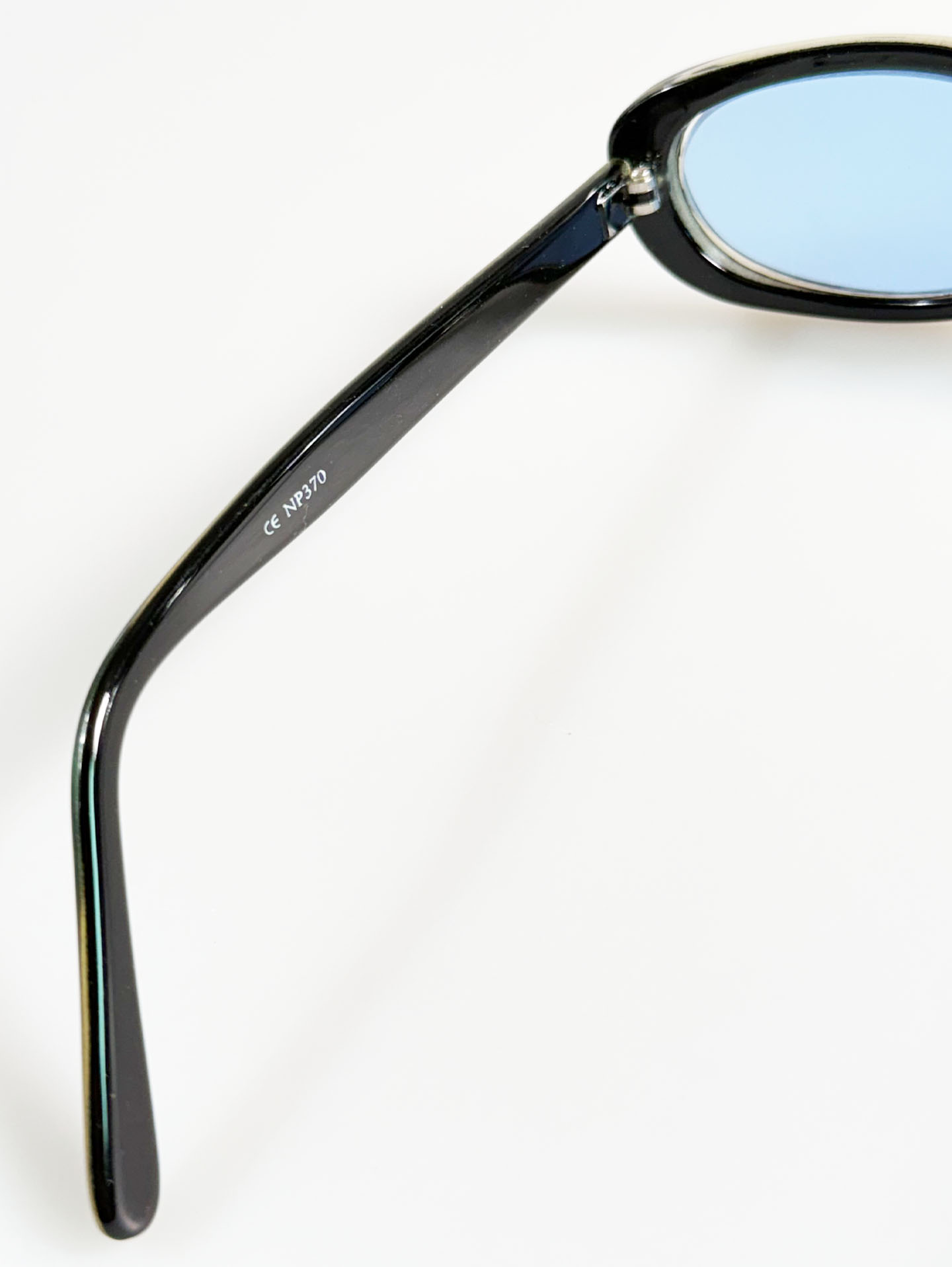 90's FIRE GAS Teal Blue Bold Oval Tint Sunglasses
