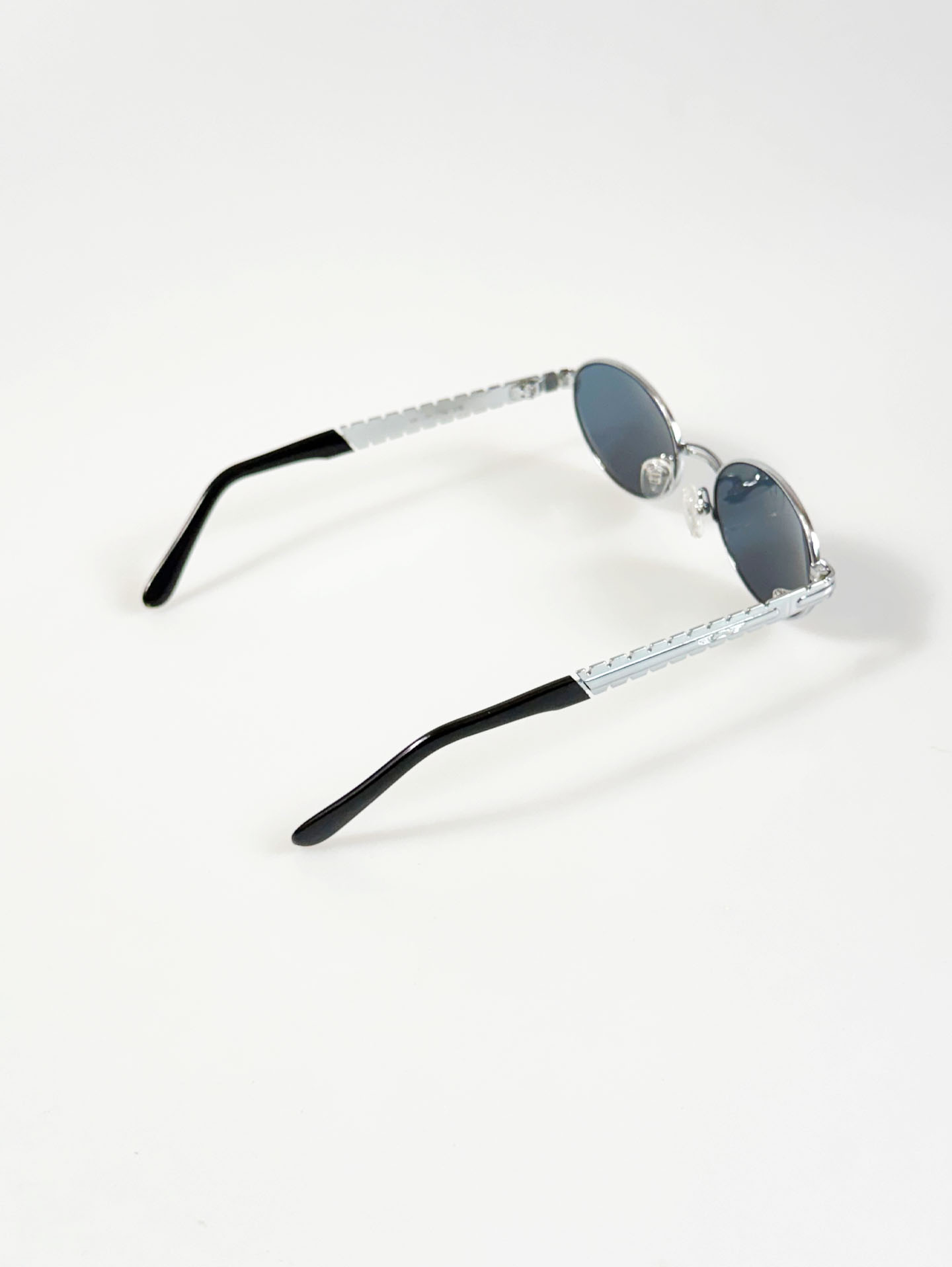 90's Silver Slim Oval Metal Sunglasses