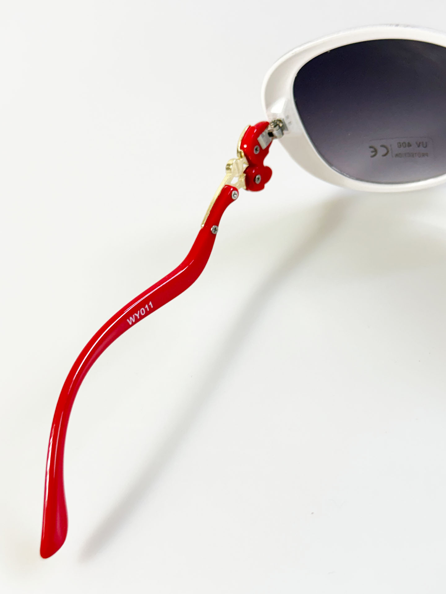 White Oversized Butterfly Floral Temple Detail Sunglasses