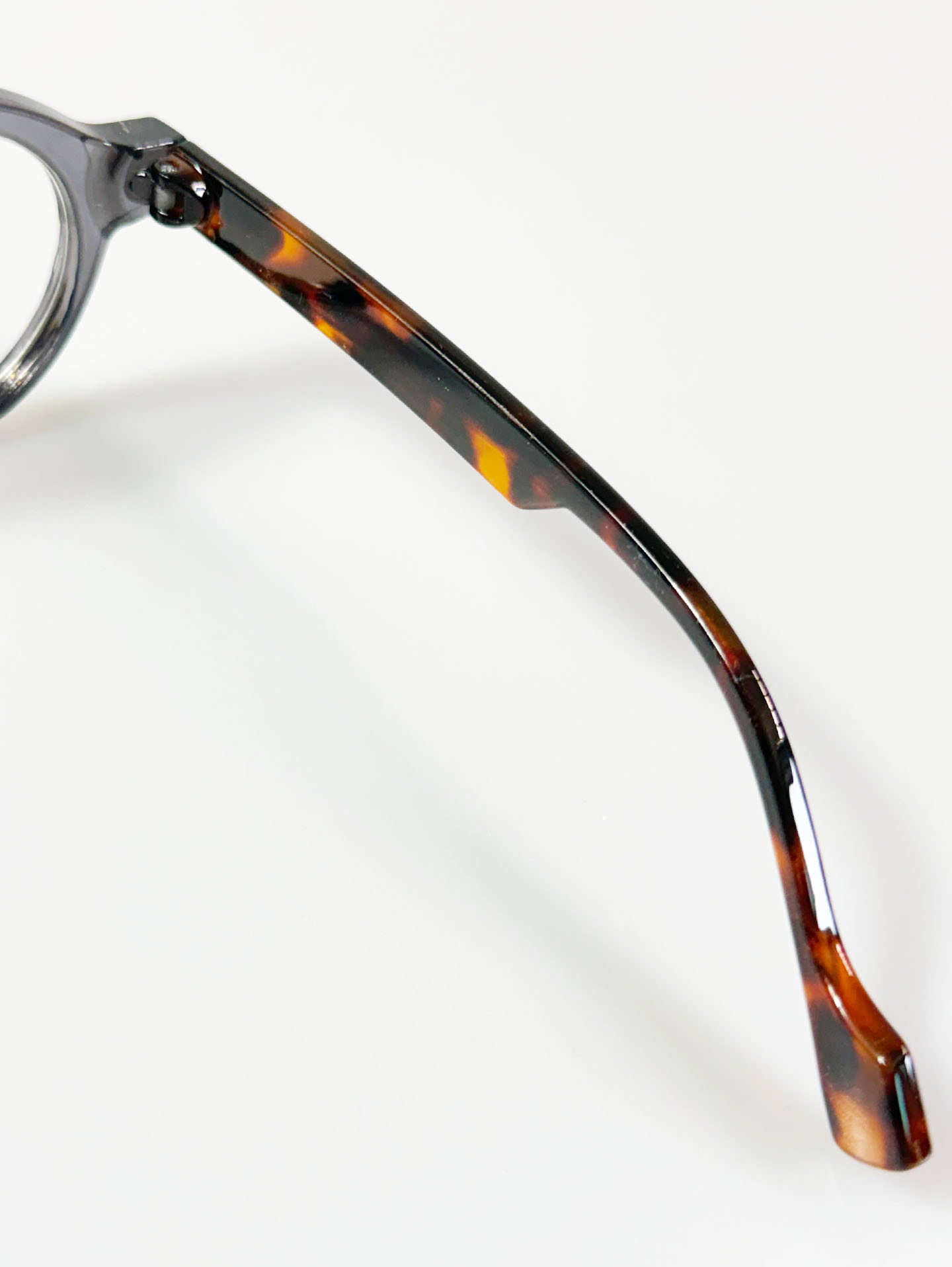 Smoke Gray Classic Bold Round Frame Glasses
