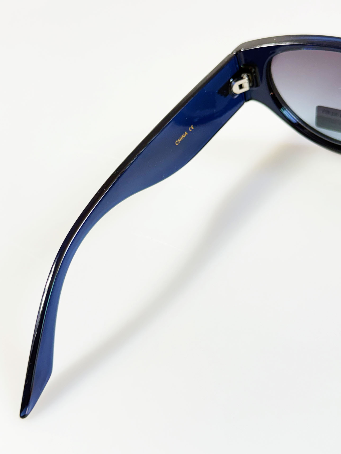 VG EYEWEAR Navy Blue Oversized Geometric Frame Sunglasses