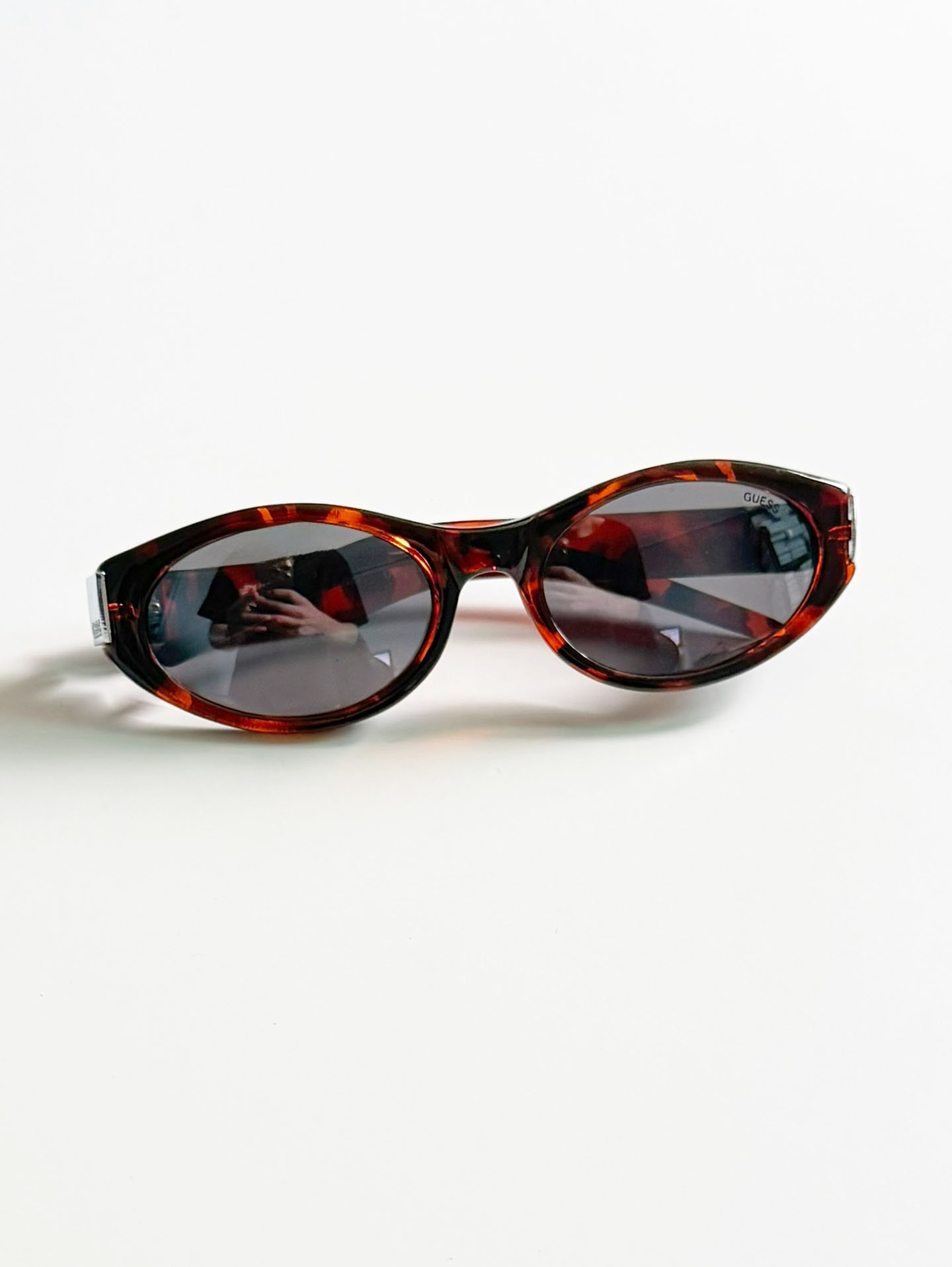 GUESS Tortoiseshell Bold Oval Frame Sunglasses