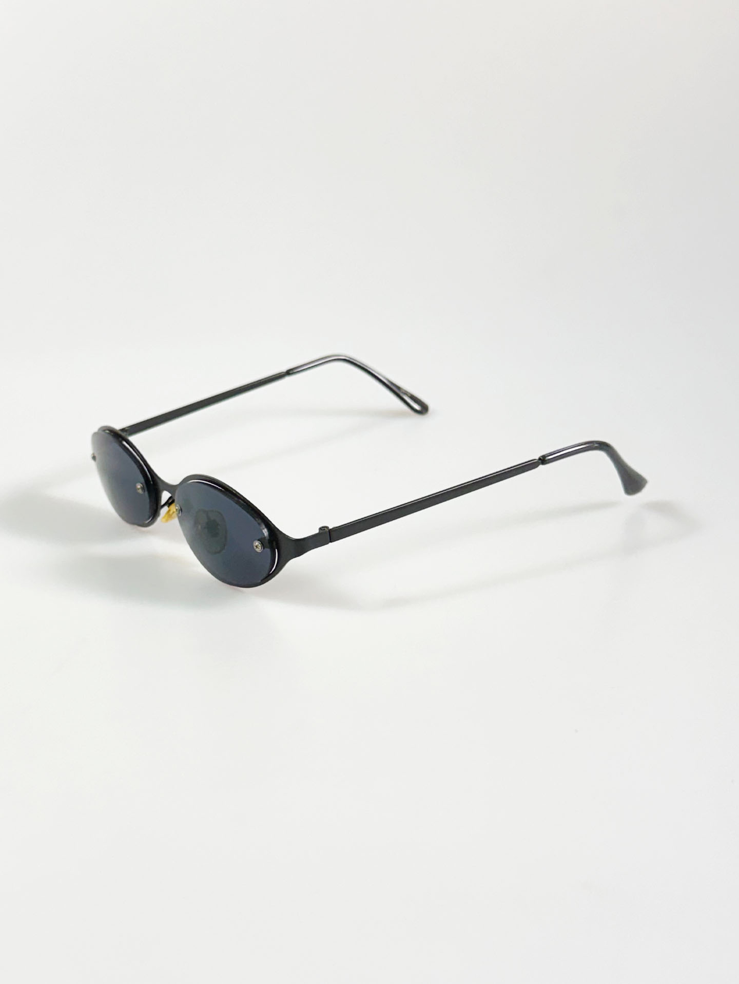 90's Black Slim Oval Metal Frame Sunglasses