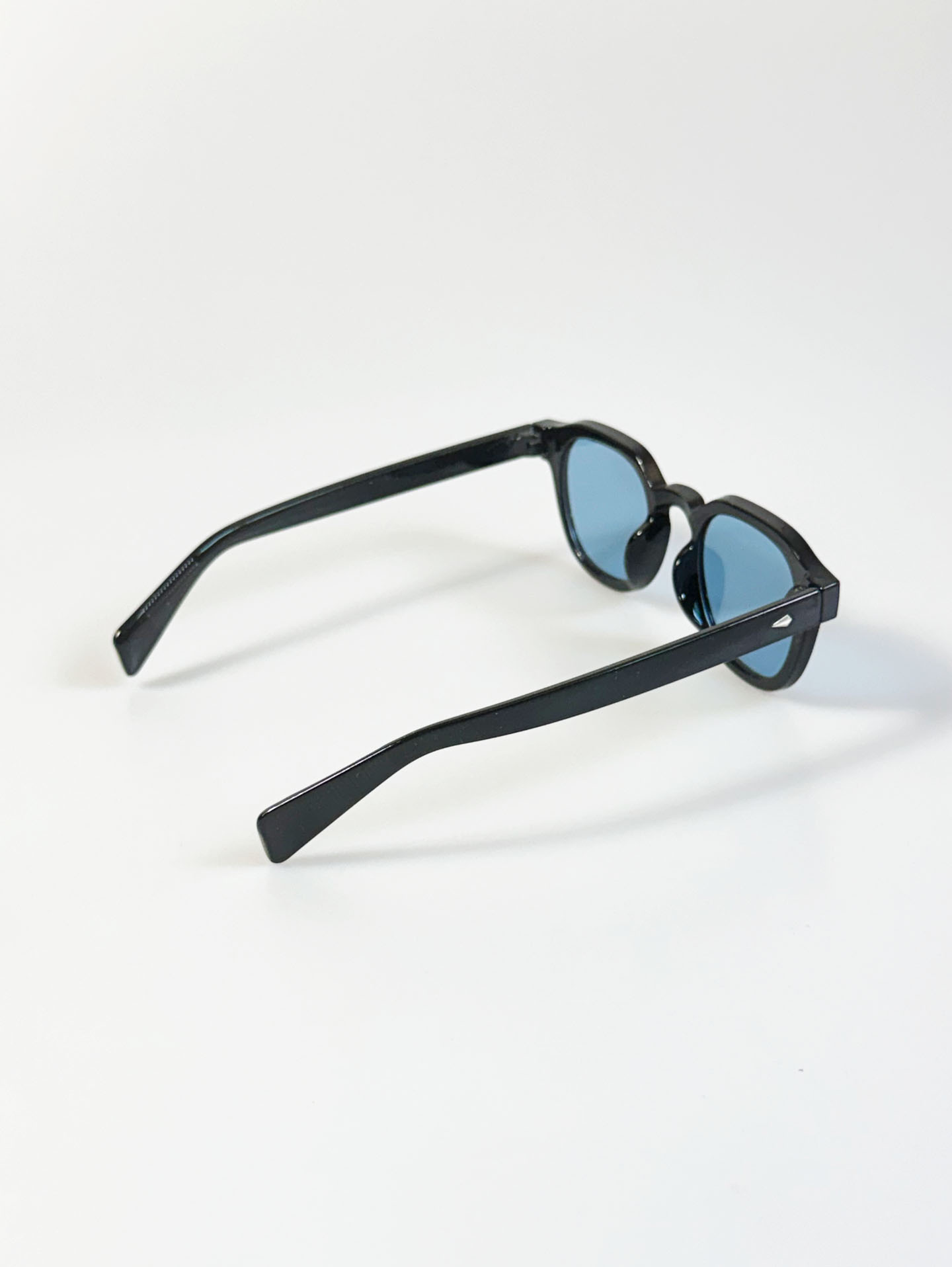 Glossy Black Oval Horn-Rim Tint Sunglasses