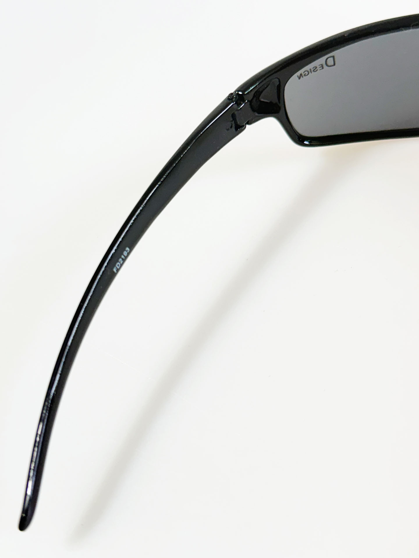 90's DESIGN Black Slim Square Wraparound Sunglasses