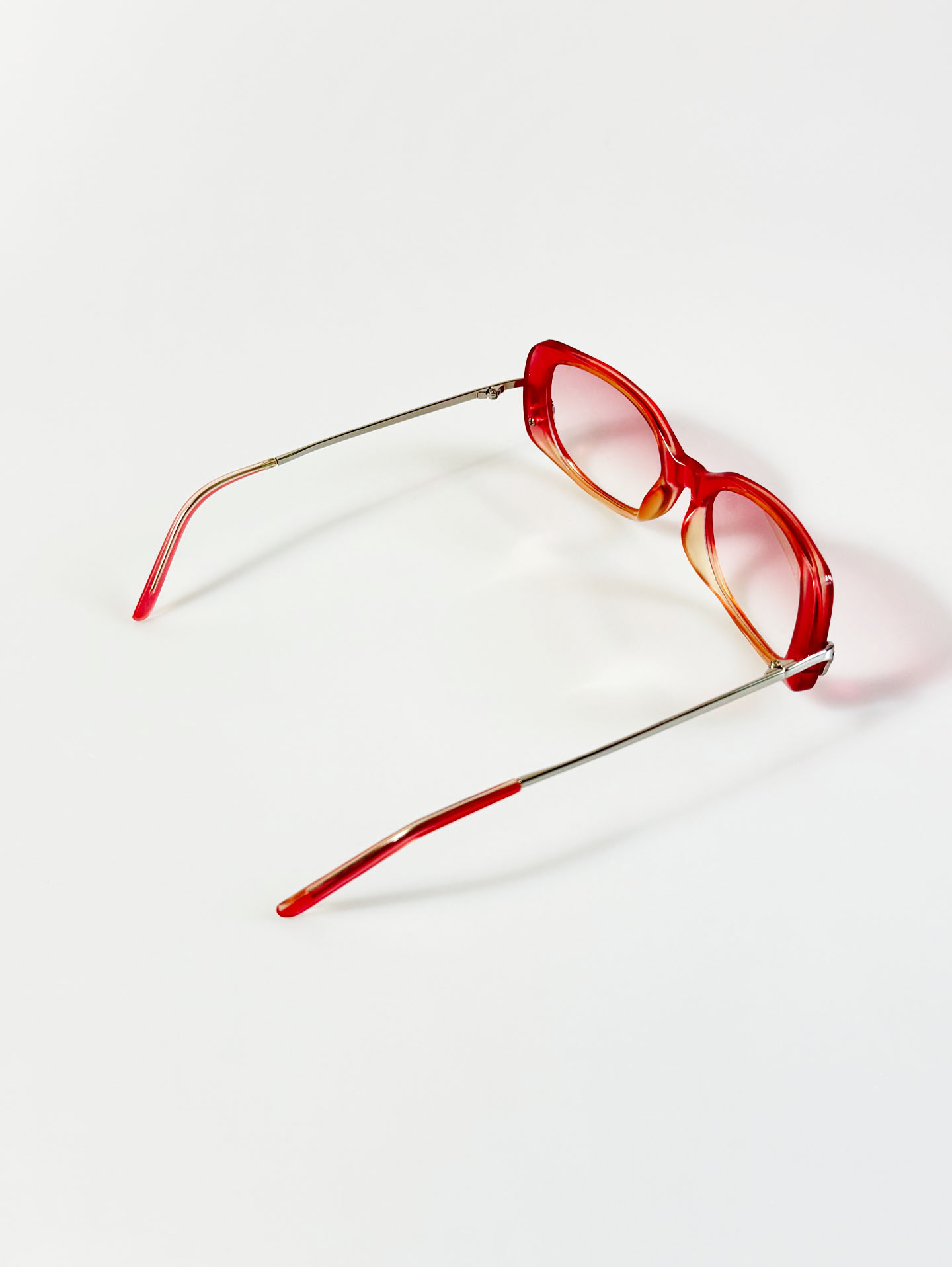 CAPRIO Pink Gradient Bold Square Tinted Sunglasses