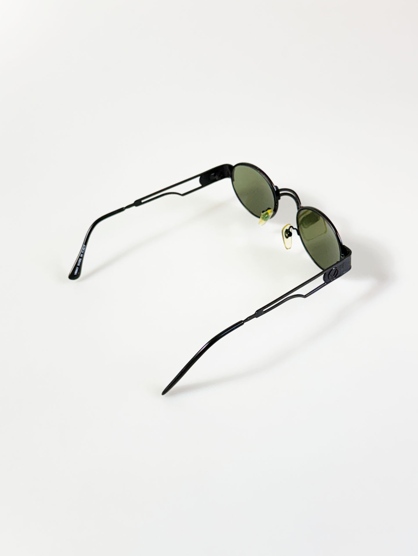 90’s VINNY Black Slim Oval Metal Sunglasses