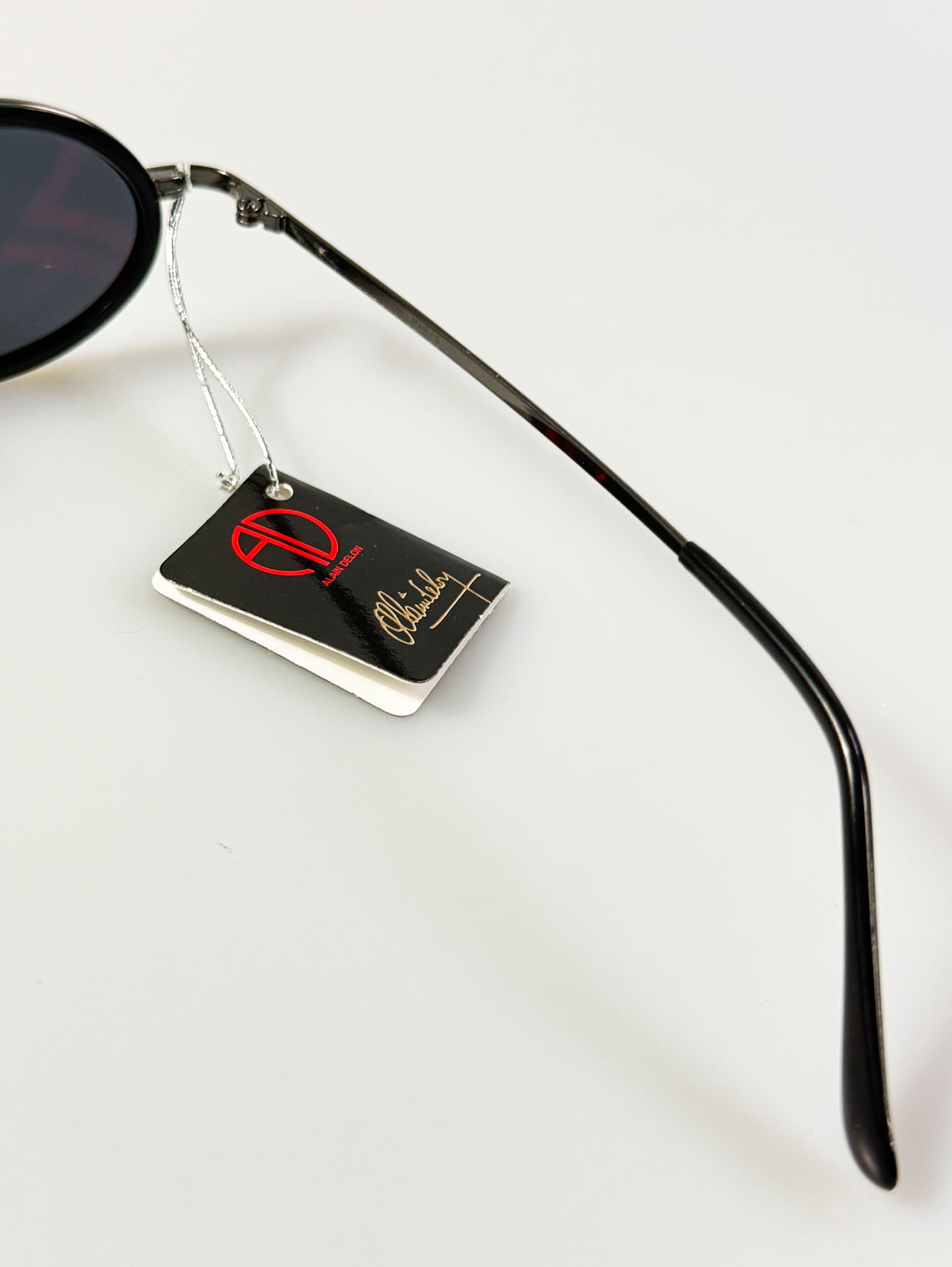 ALAIN DLEON Oval Black Metal Sunglasses