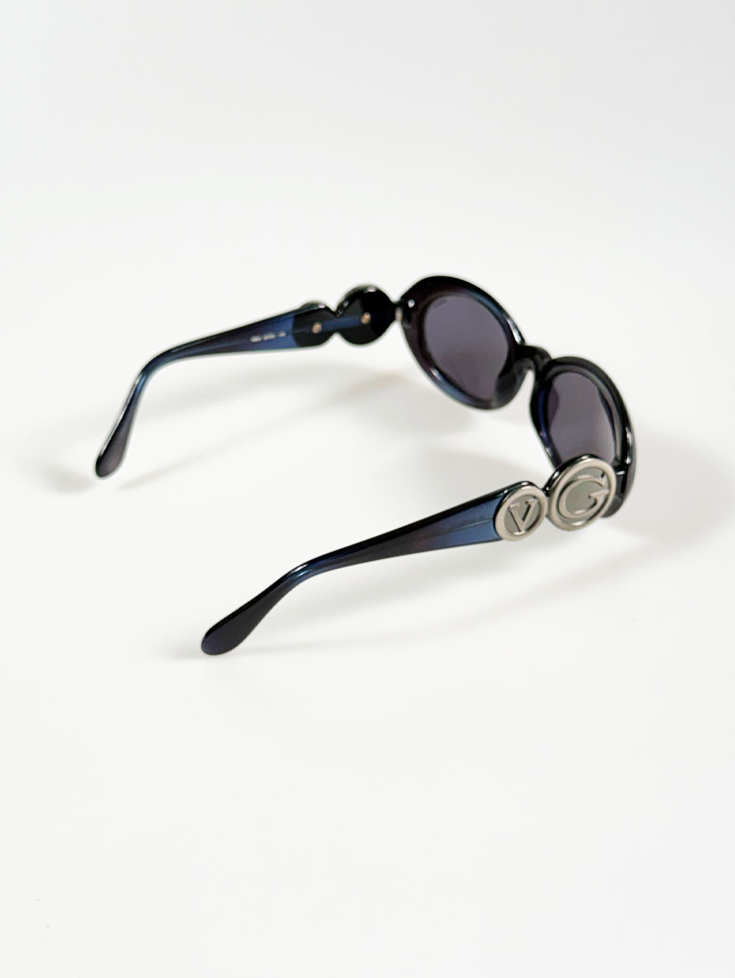 90's VERGELIO Black & Deep Blue Two-Tone Oval Sunglasses