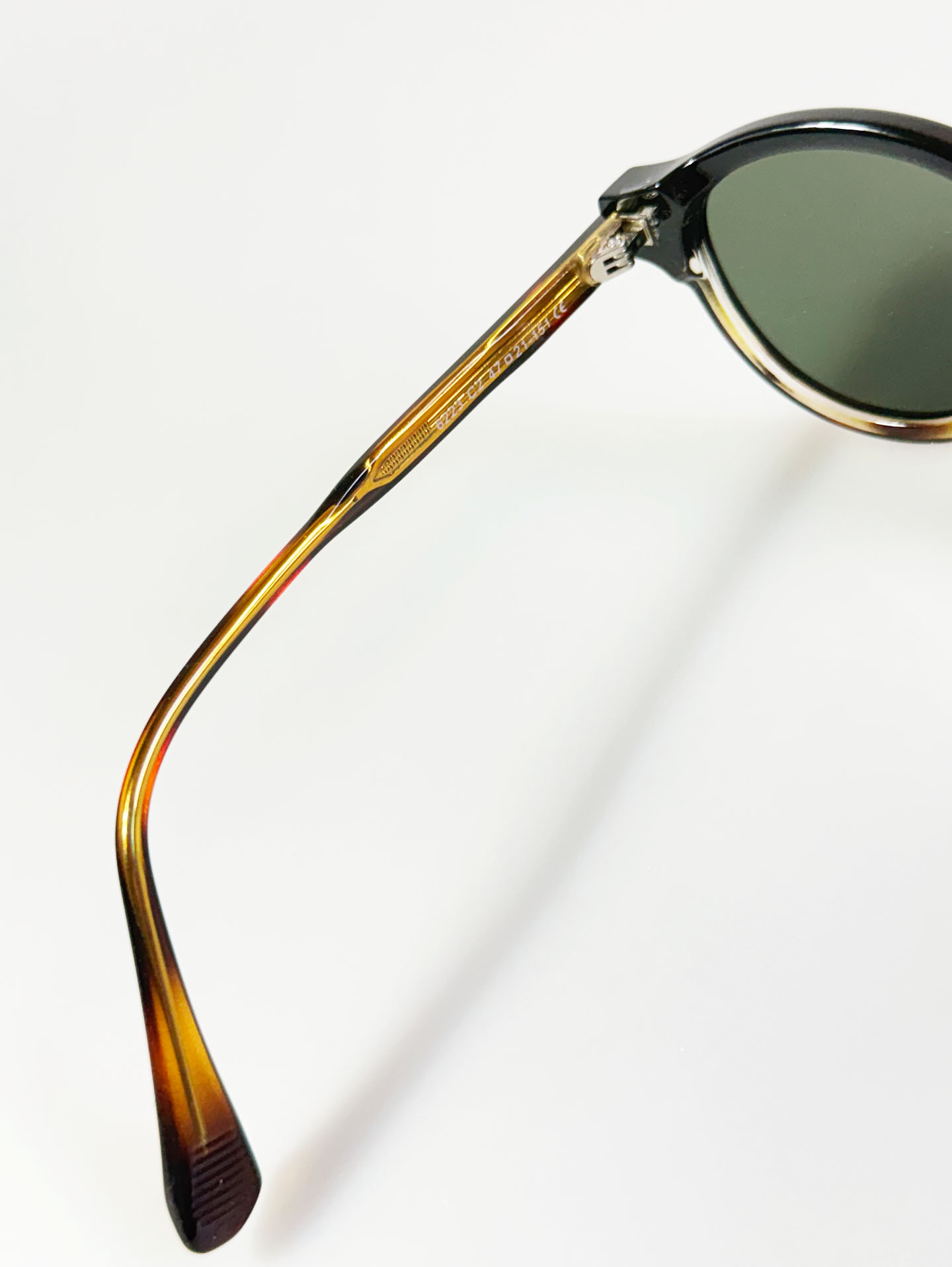Classic Round Two-Tone Tortoiseshell Frame Sunglasses