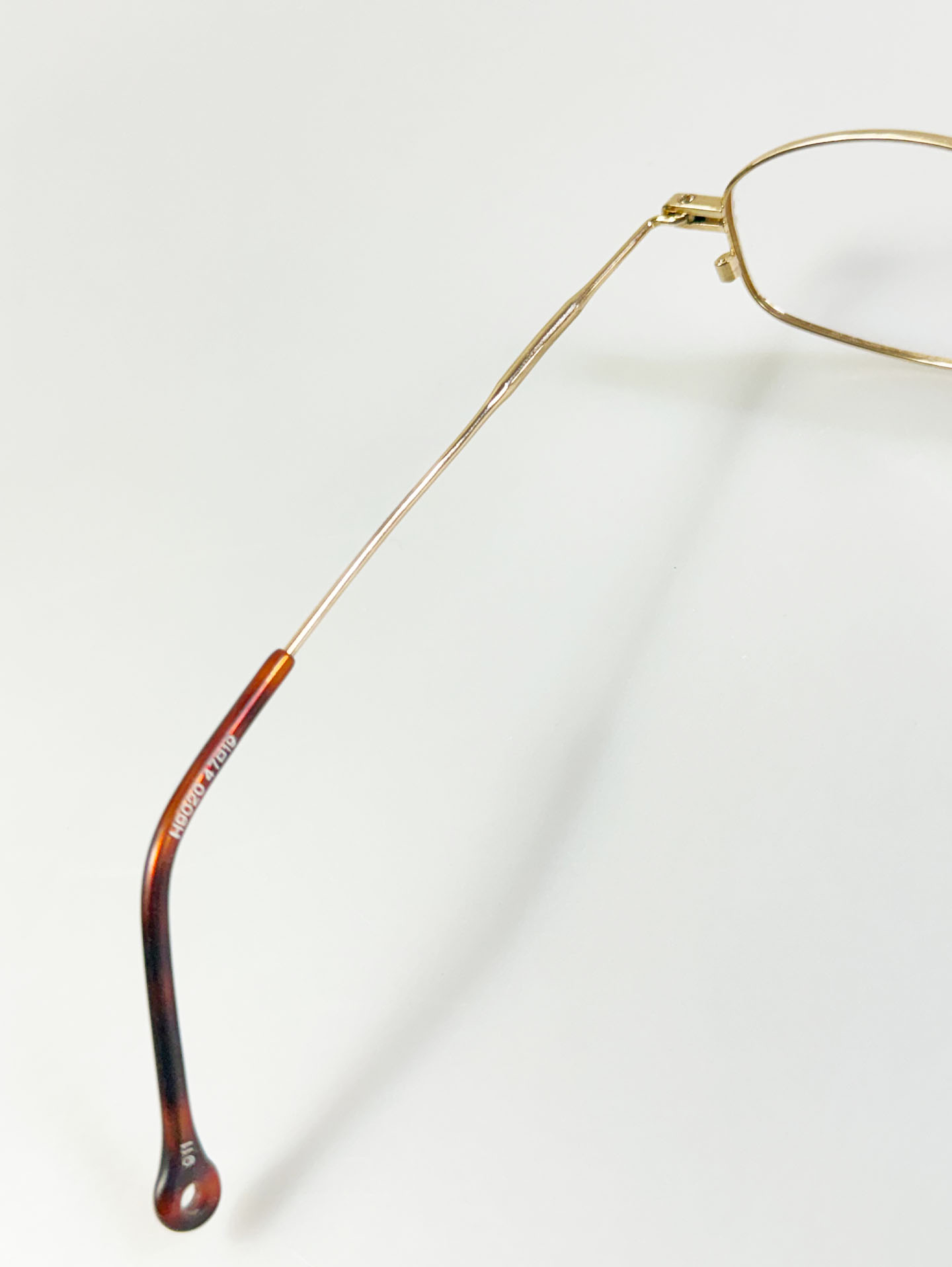 HANG TEN Gold Slim Oval Metal Frame Glasses