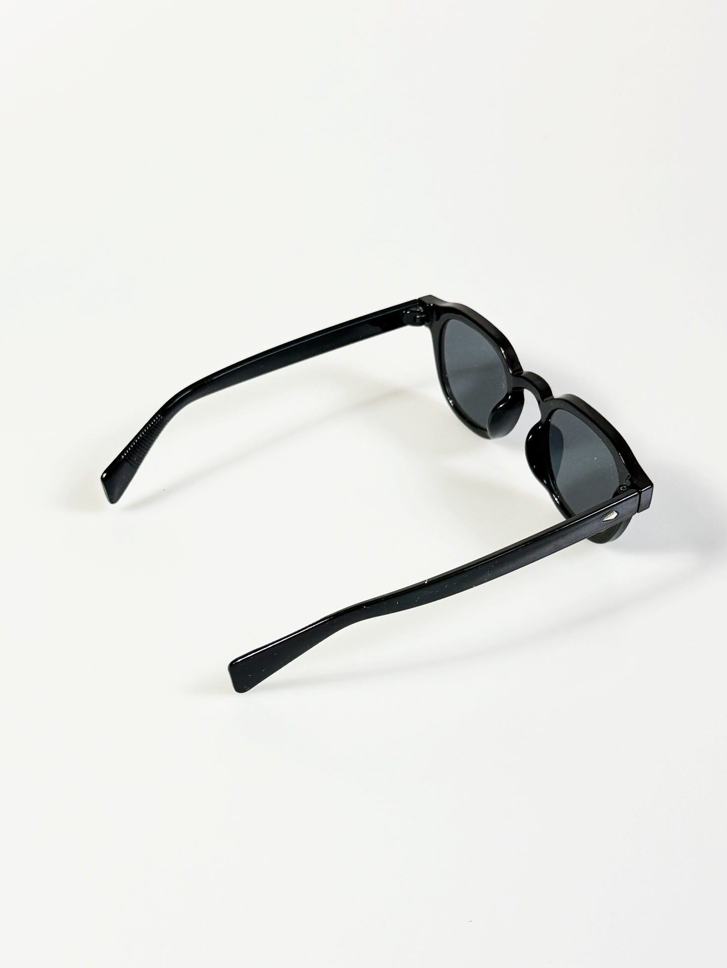 Classic Black Bold Square Frame Sunglasses