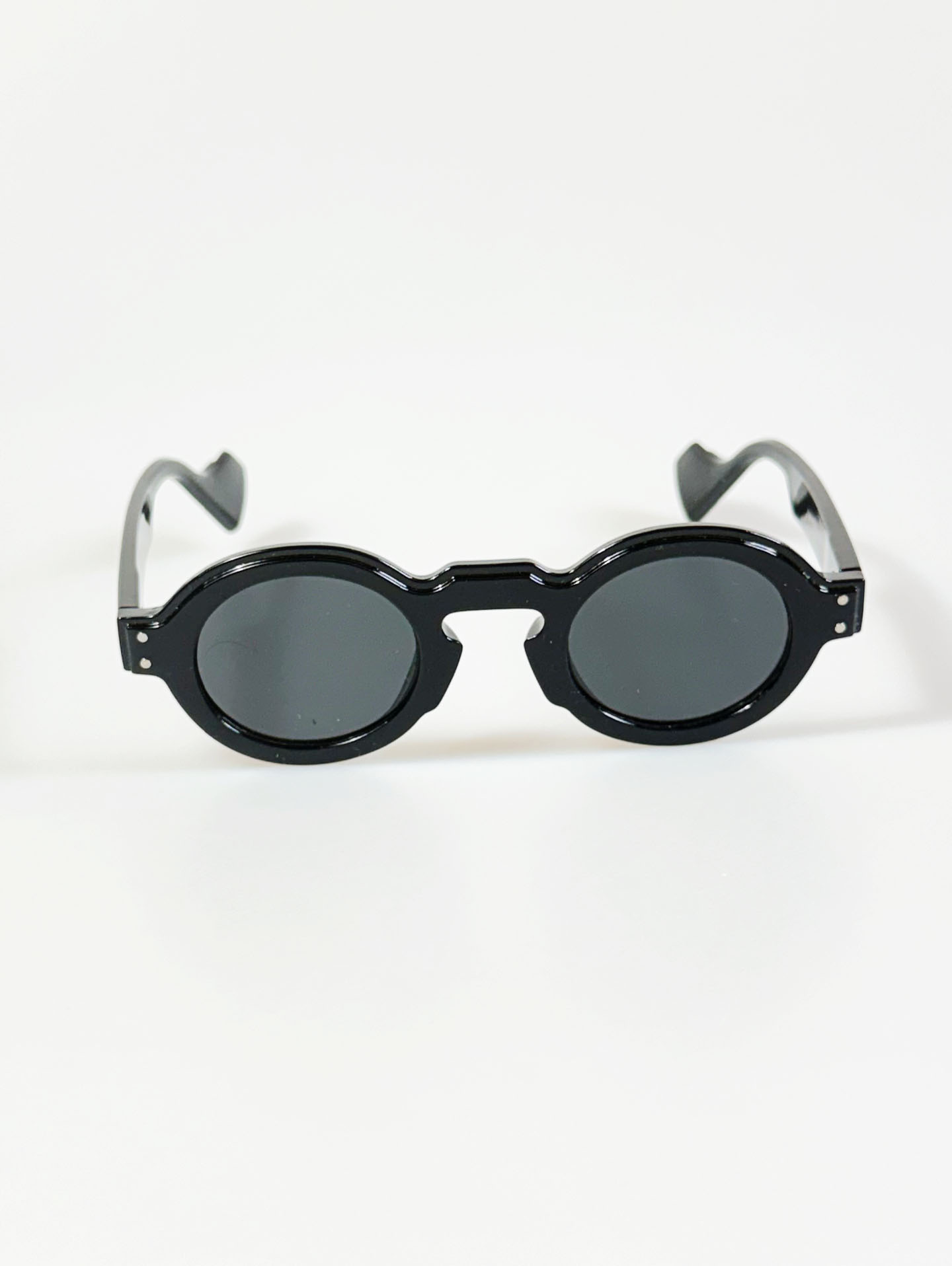 Black Bold Round Frame Sunglasses