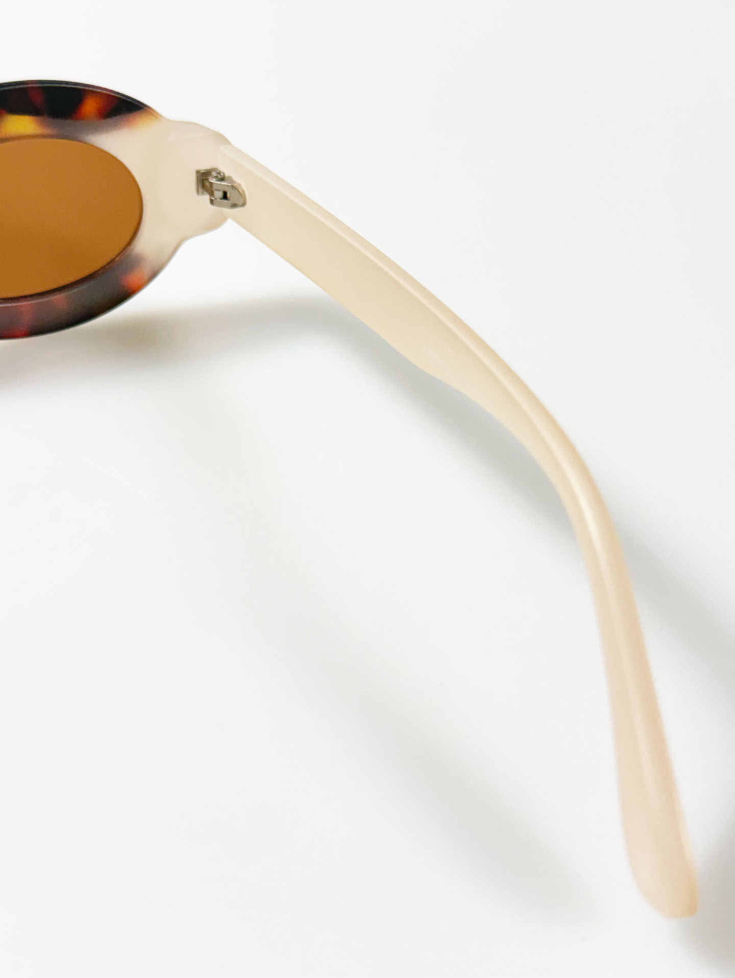 Tortoiseshell & Ivory Bold Oval Tint Sunglasses
