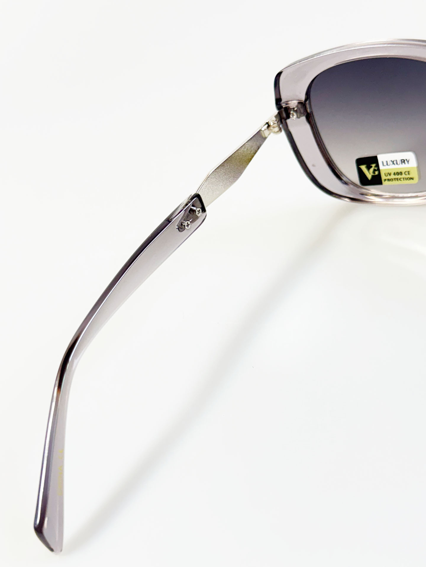 VG EYEWEAR Smoke Gray Oversized Square Acetate Sunglasses
