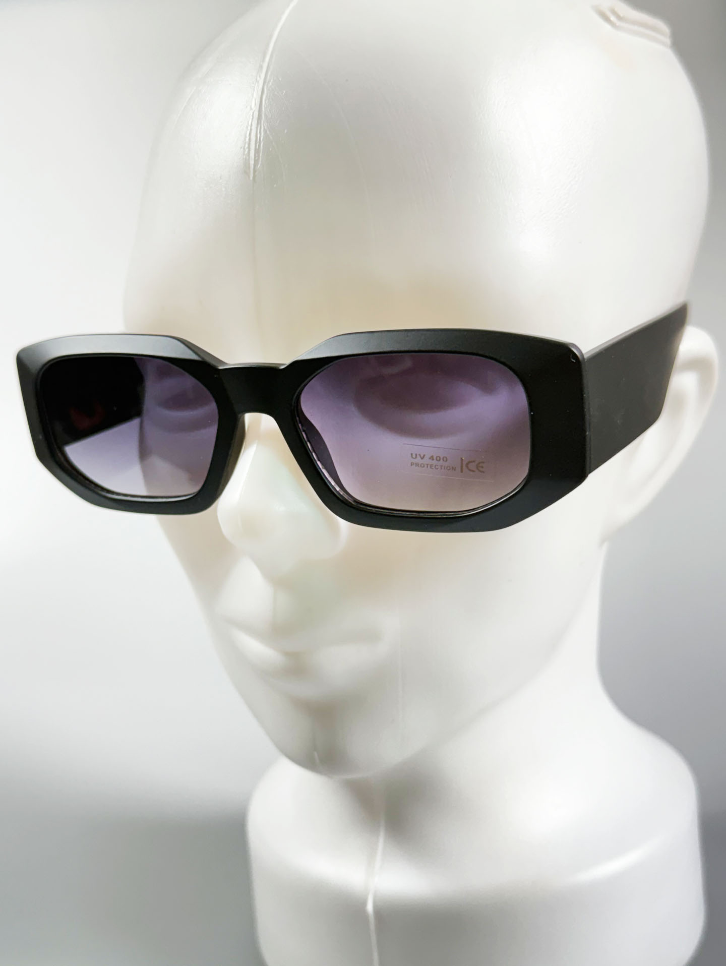 Matte Black Bold Geometric Square Frame Sunglasses