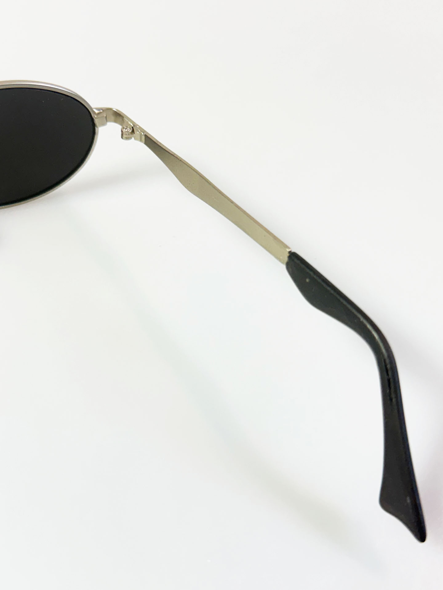 90’s Silver Slim Oval Metal Frame Sunglasses