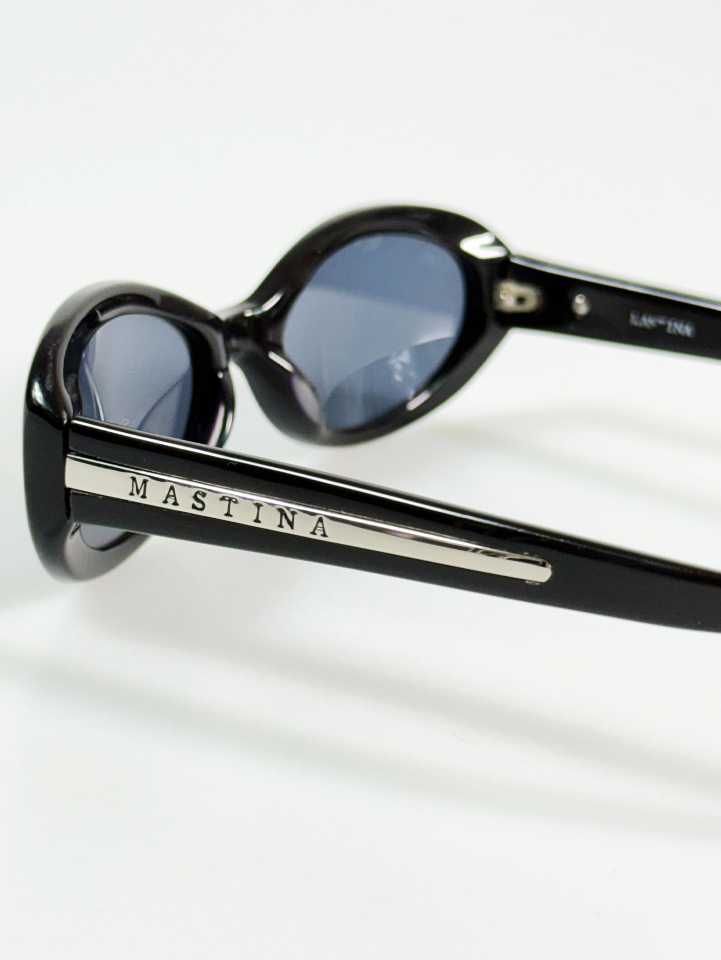 90's MASTINA Black Oval Frame Sunglasses