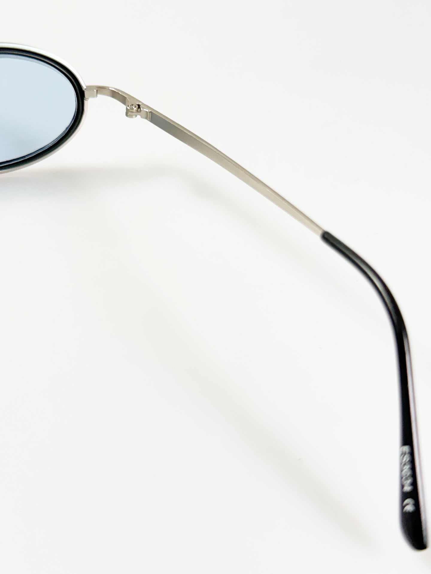 GUESS Silver Oval Metal Tint Sunglasses