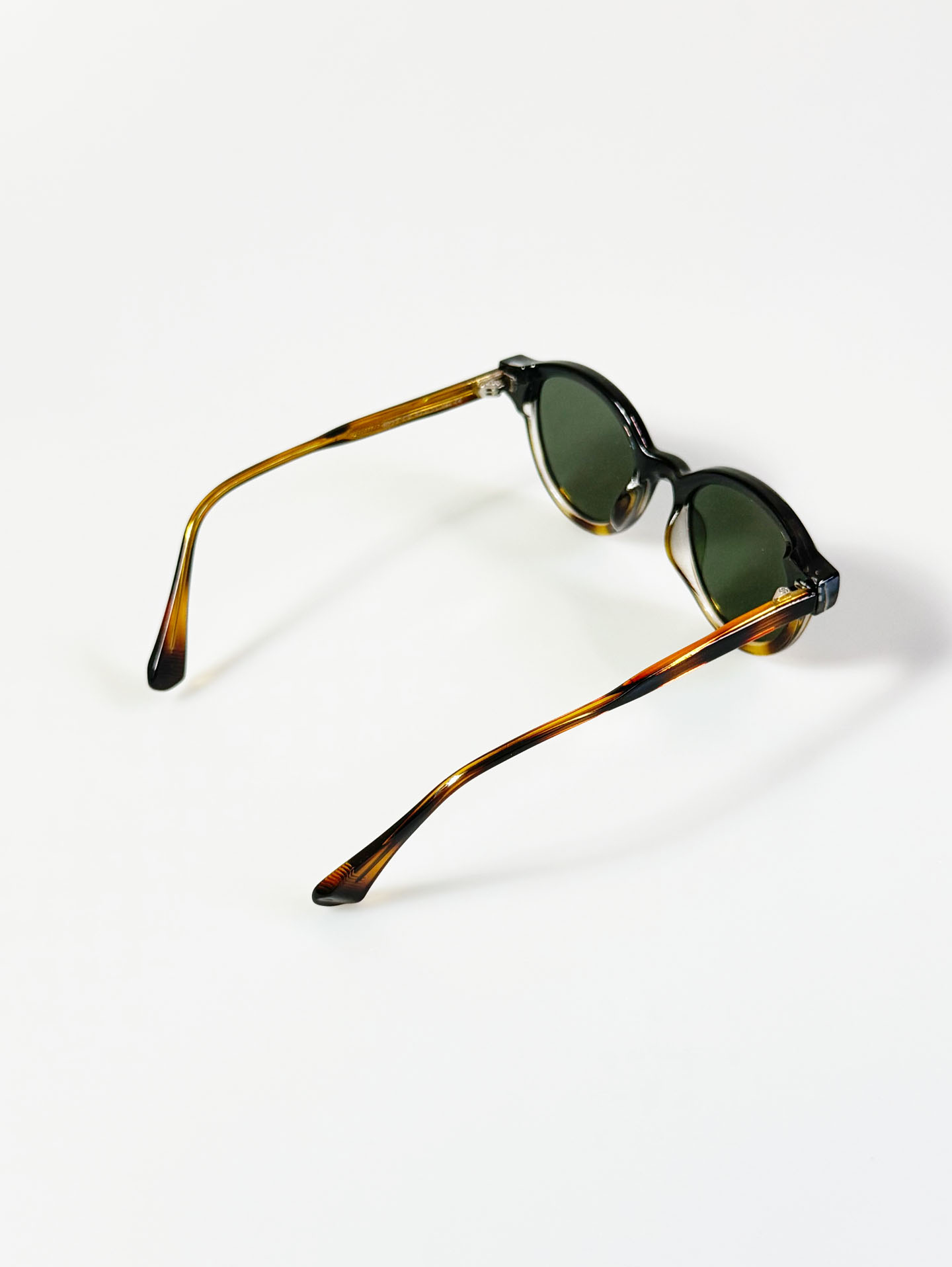 Classic Round Two-Tone Tortoiseshell Frame Sunglasses