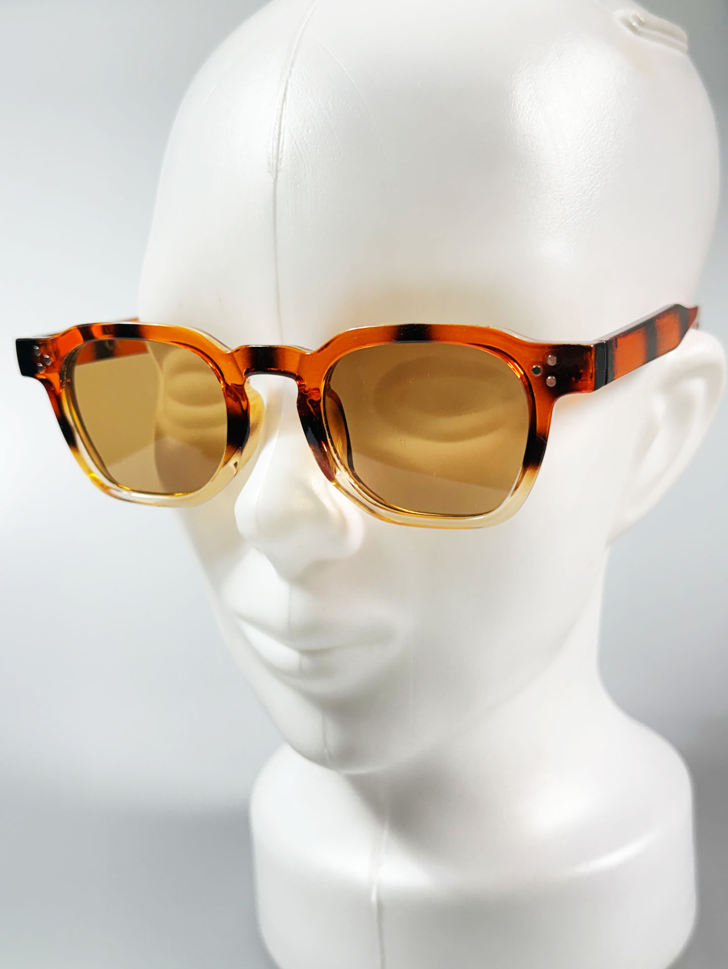 Amber Tortoiseshell Two-Tone Bold Square Tint Sunglasses