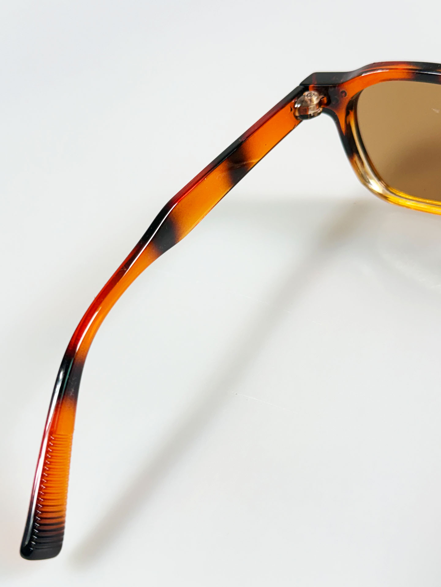 Amber Tortoiseshell Two-Tone Bold Square Tint Sunglasses