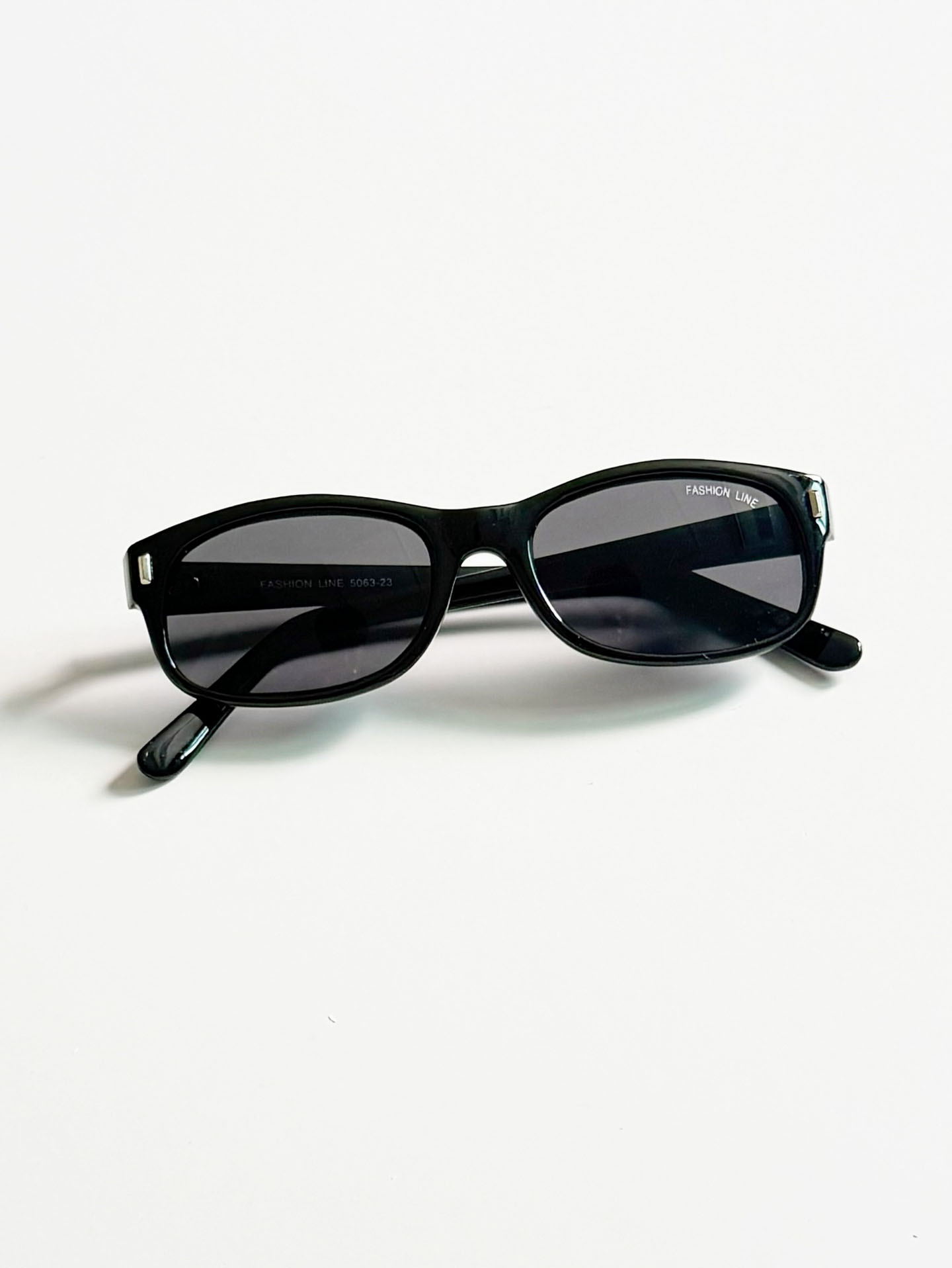90's FASHION LINE Black Bold Square Sunglasses