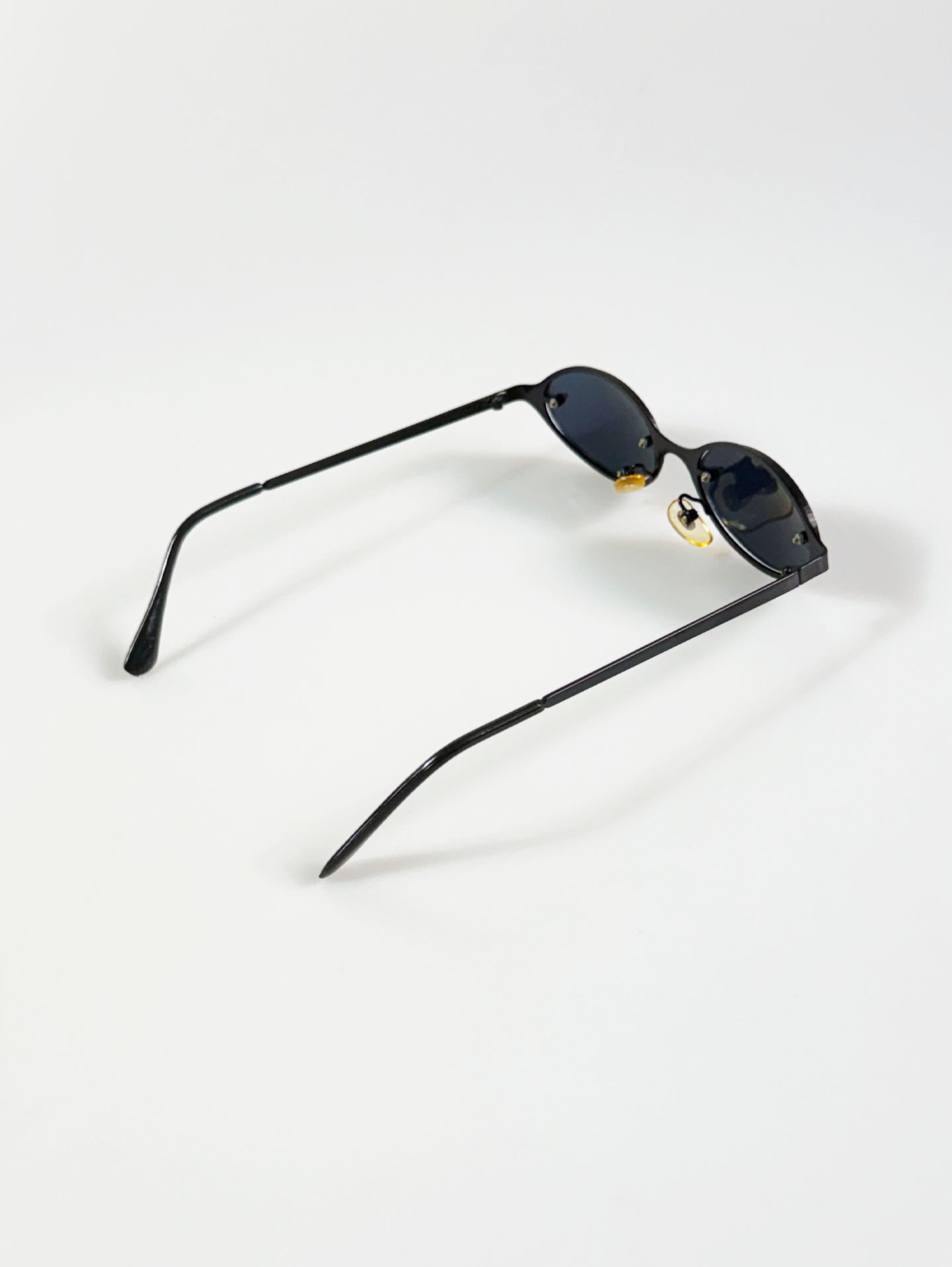 90's Black Slim Oval Metal Frame Sunglasses