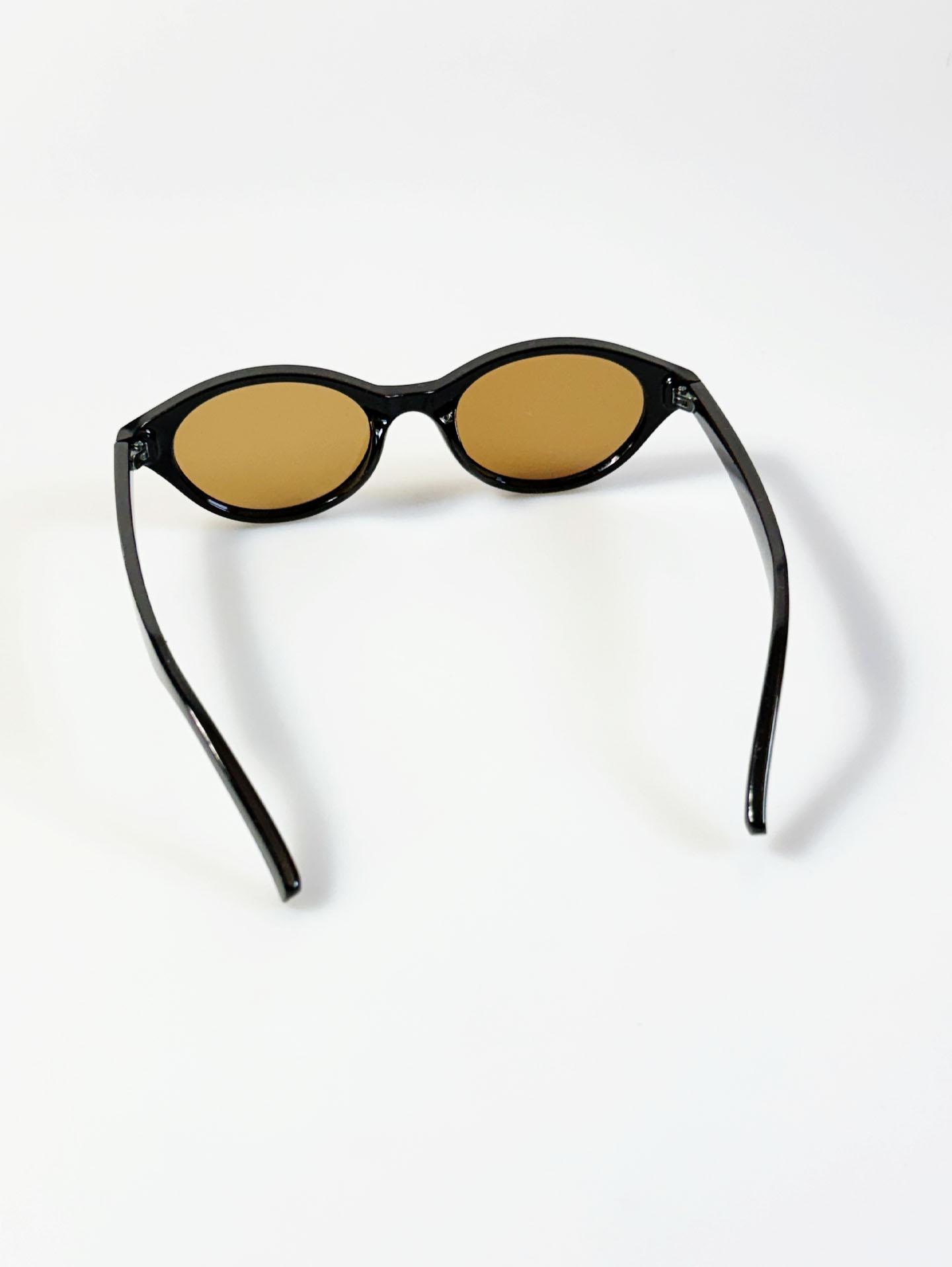 Black Bold Oval Frame Tint Sunglasses