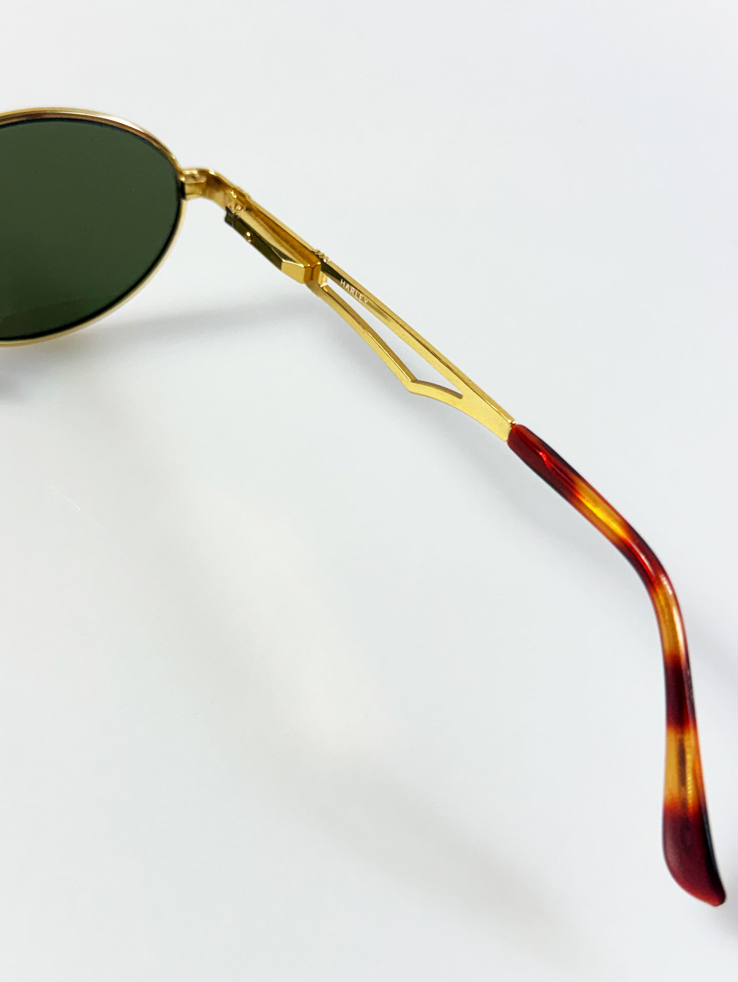 90's HARLEY Gold Oval Metal Frame Sunglasses