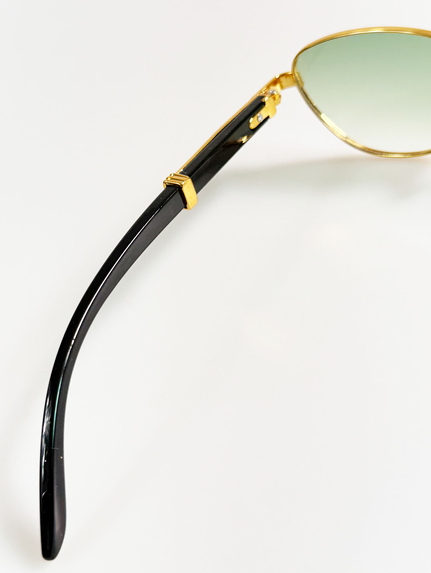 Gold Metal Slim Oval Frame Tint Sunglasses