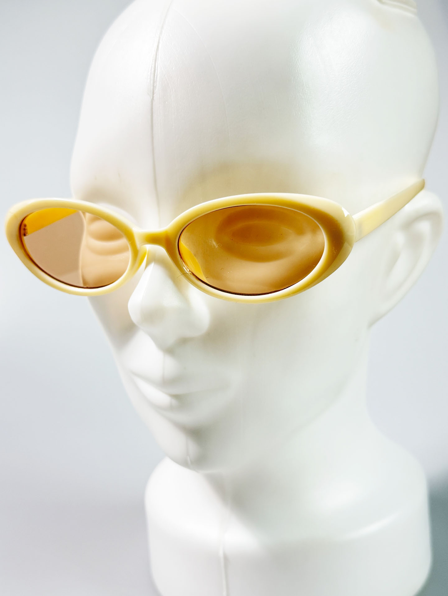Ivory Bold Semi Cat-Eye Frame Tint Sunglasses