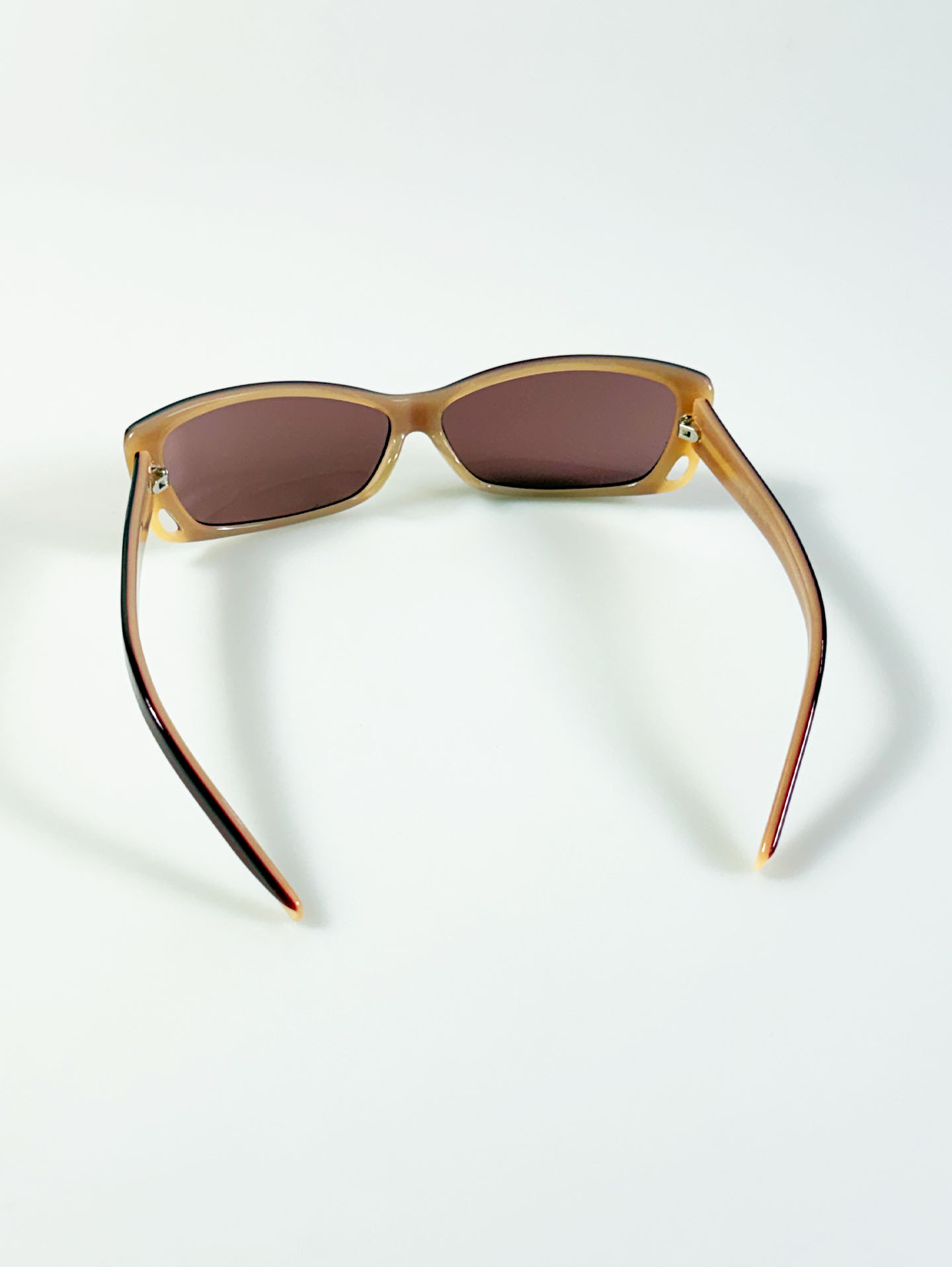IXRON Bold Cat-Eye Frame Tint Sunglasses