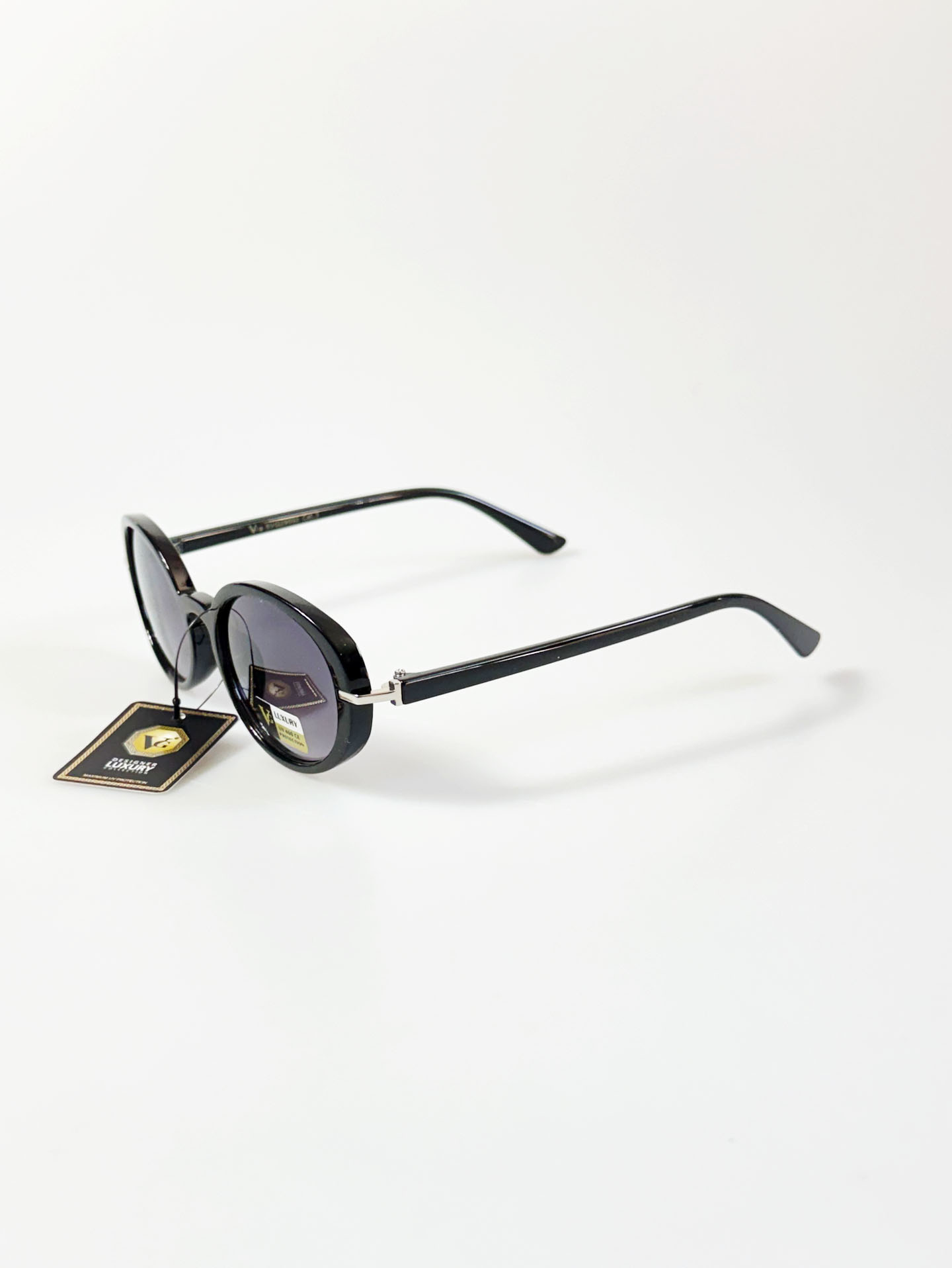 VG EYEWEAR Black Oversized Oval Frame Sunglasses