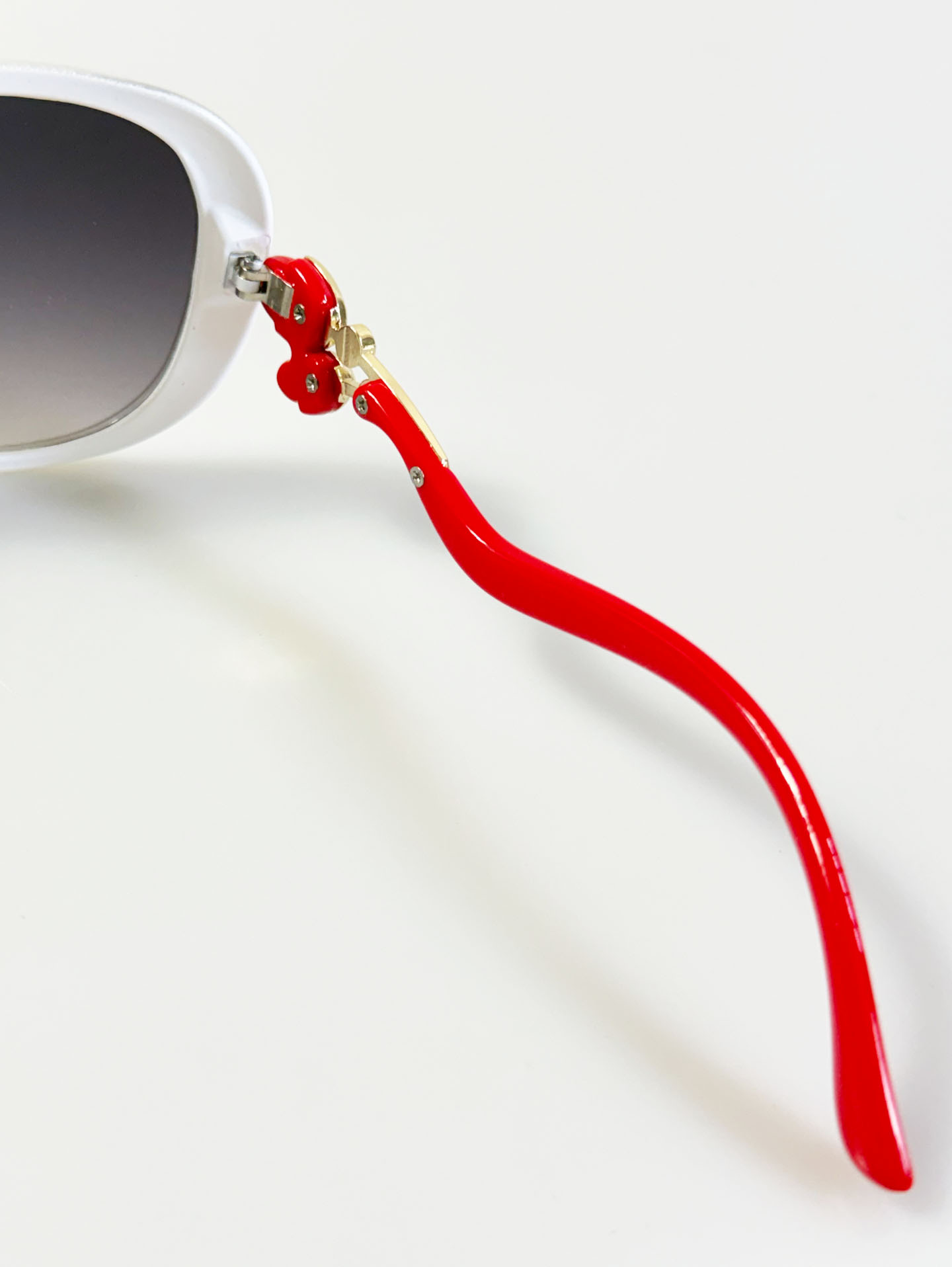 White Oversized Butterfly Floral Temple Detail Sunglasses