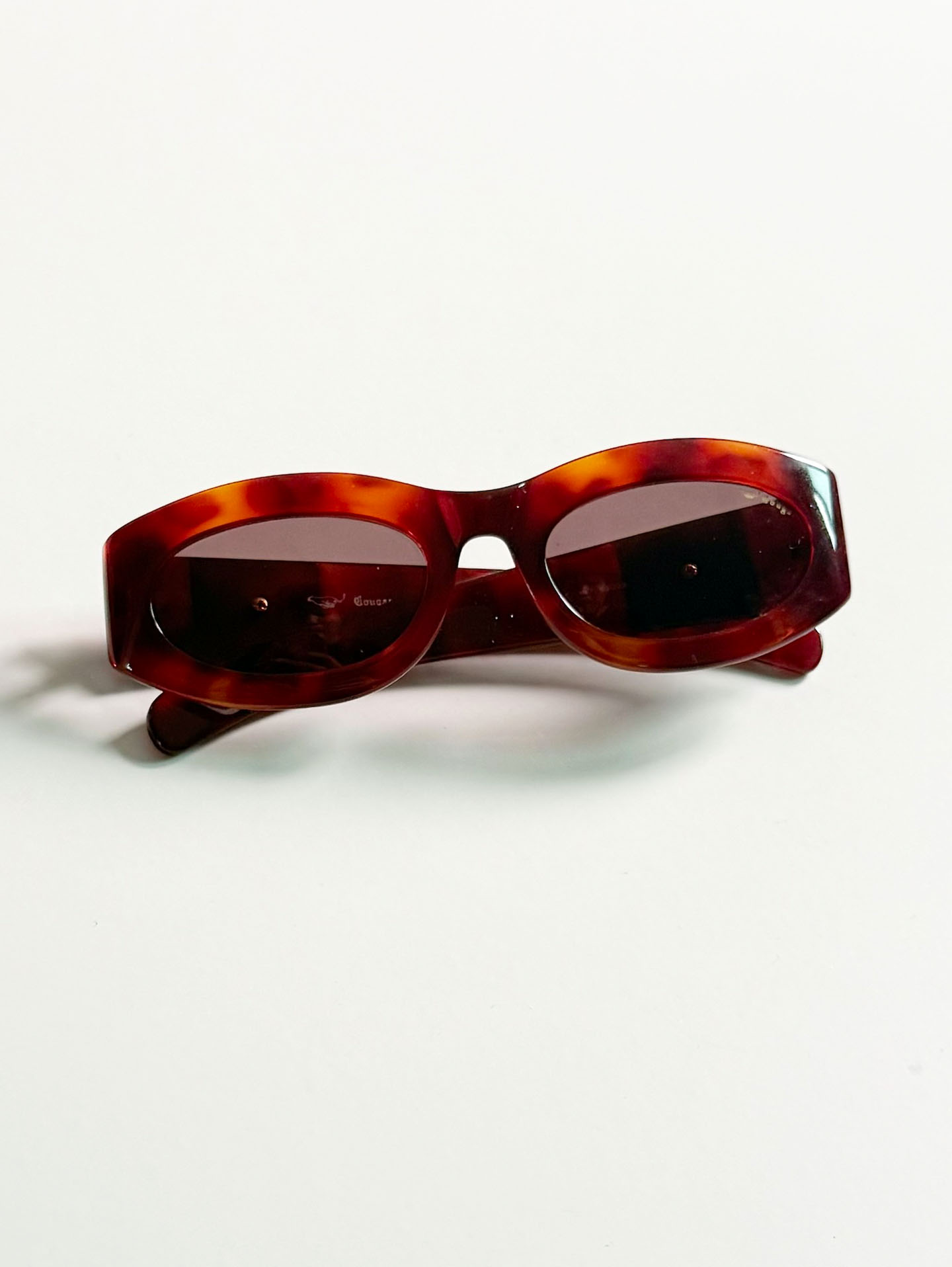 90's COUGAR Tortoiseshell Bold Oval Tint Sunglasses