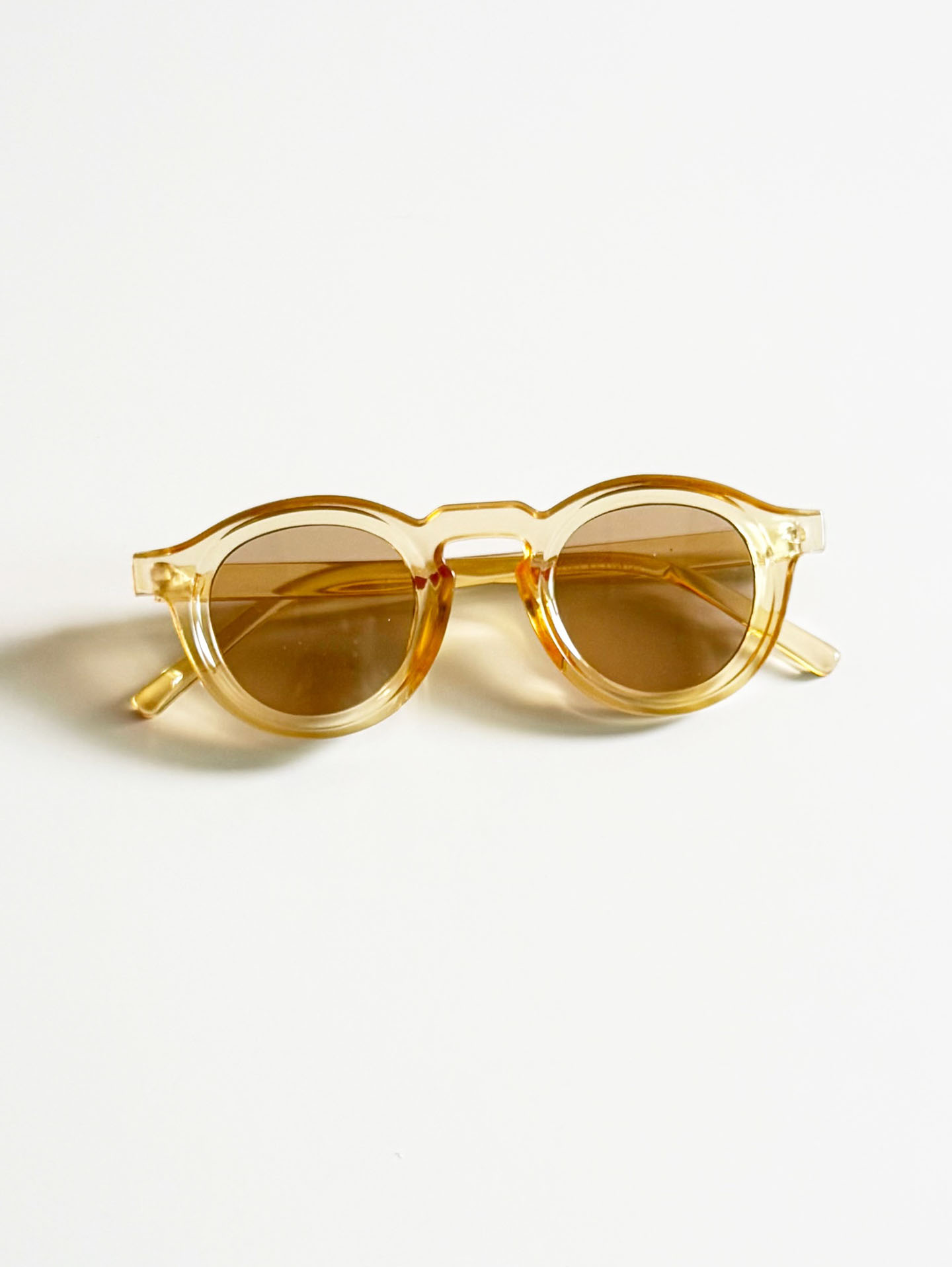 Clear Amber Bold Round Tinted Sunglasses