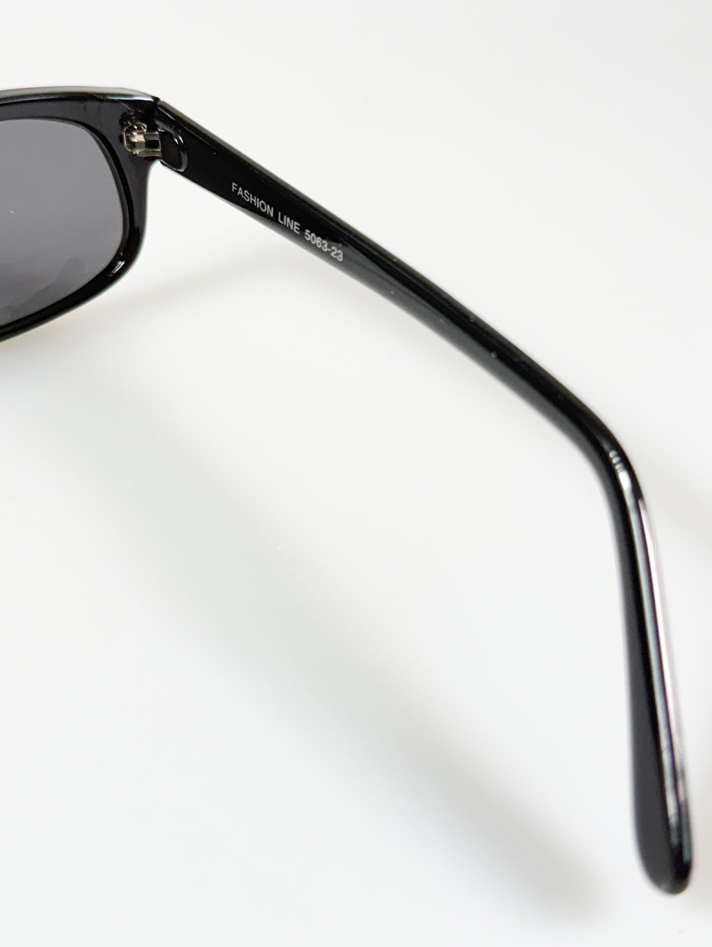 90's FASHION LINE Black Bold Square Sunglasses