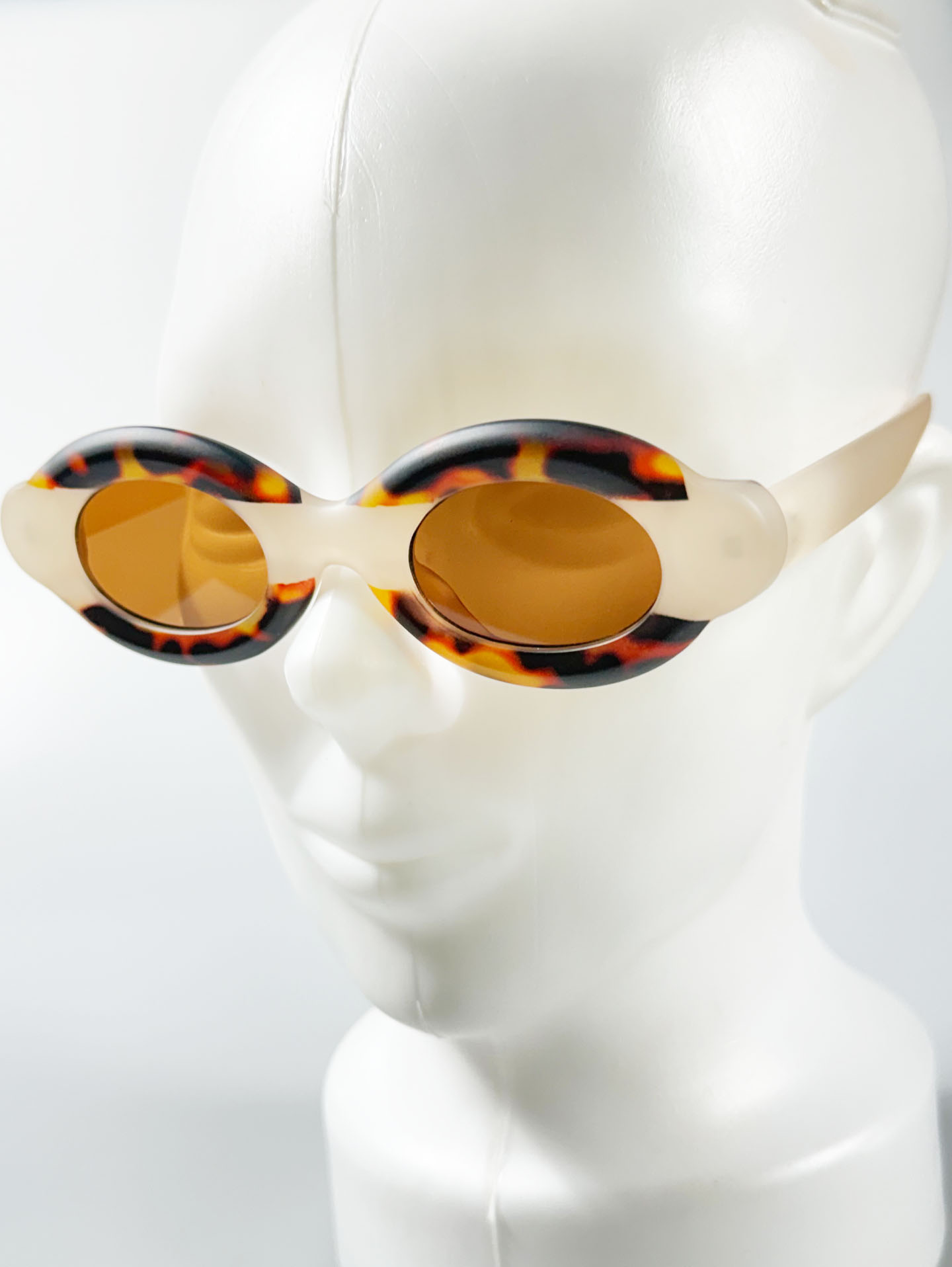 Tortoiseshell & Ivory Bold Oval Tint Sunglasses