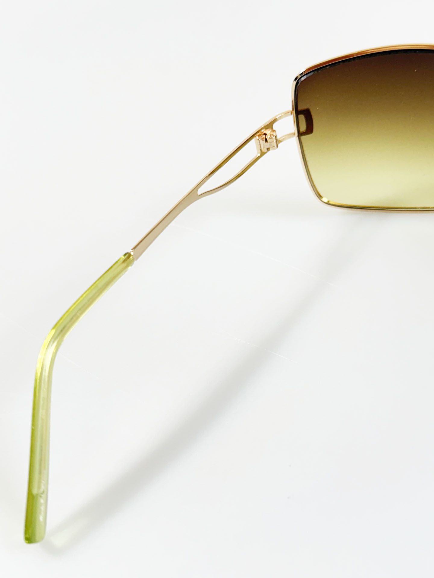 SORVINO Gold Oversized Butterfly Metal Frame Gradient Tint Sunglasses