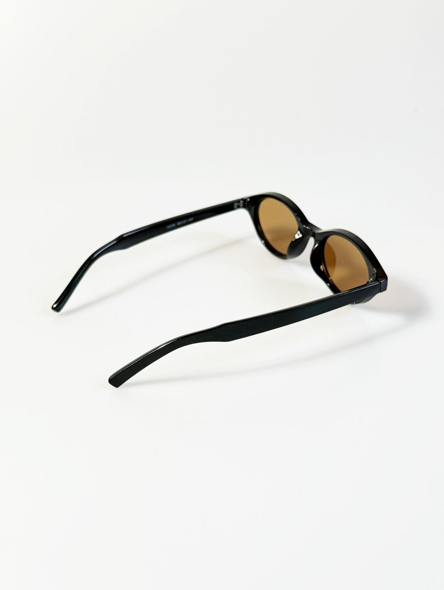 Black Bold Oval Frame Tint Sunglasses