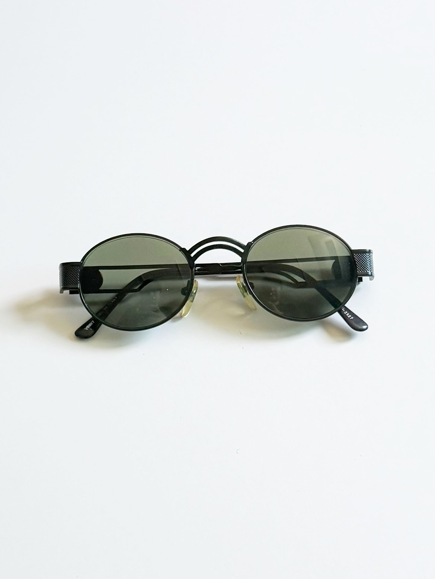 90’s VINNY Black Slim Oval Metal Sunglasses