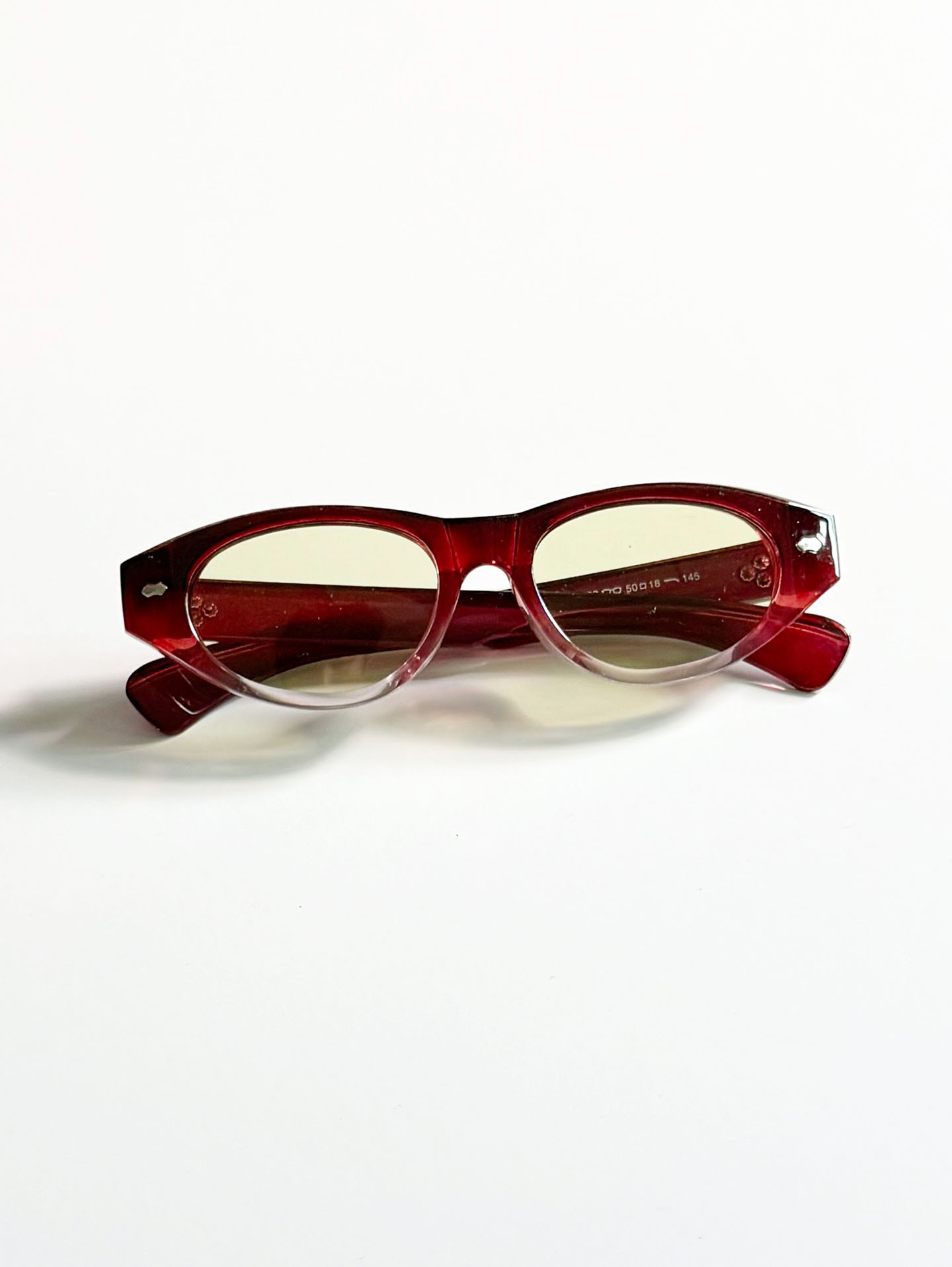 Burgundy Gradient Bold Oval Frame Tint Sunglasses