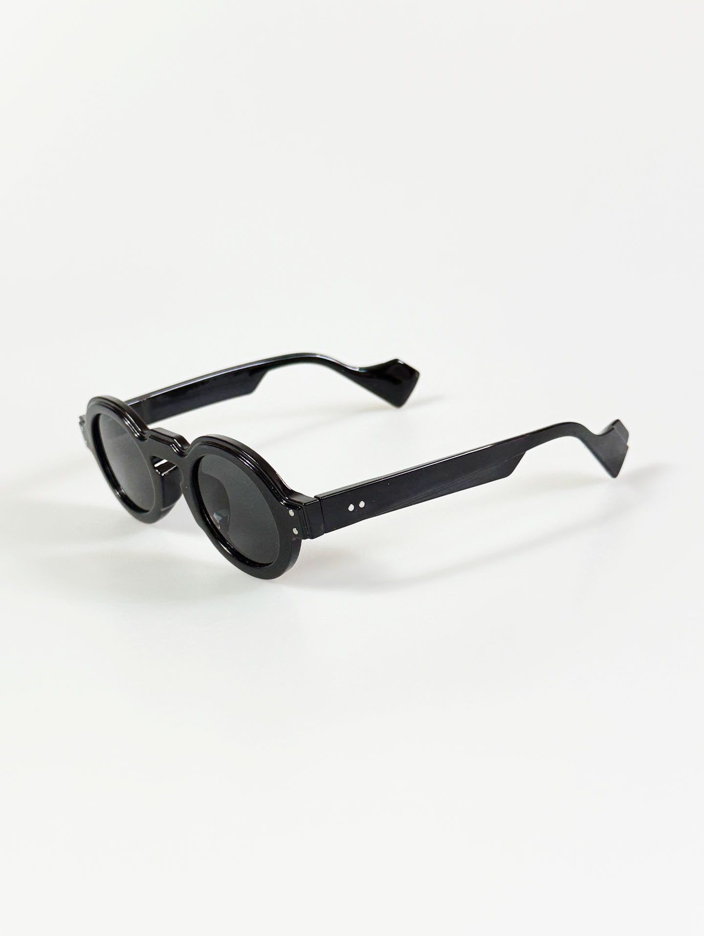 Black Bold Round Frame Sunglasses
