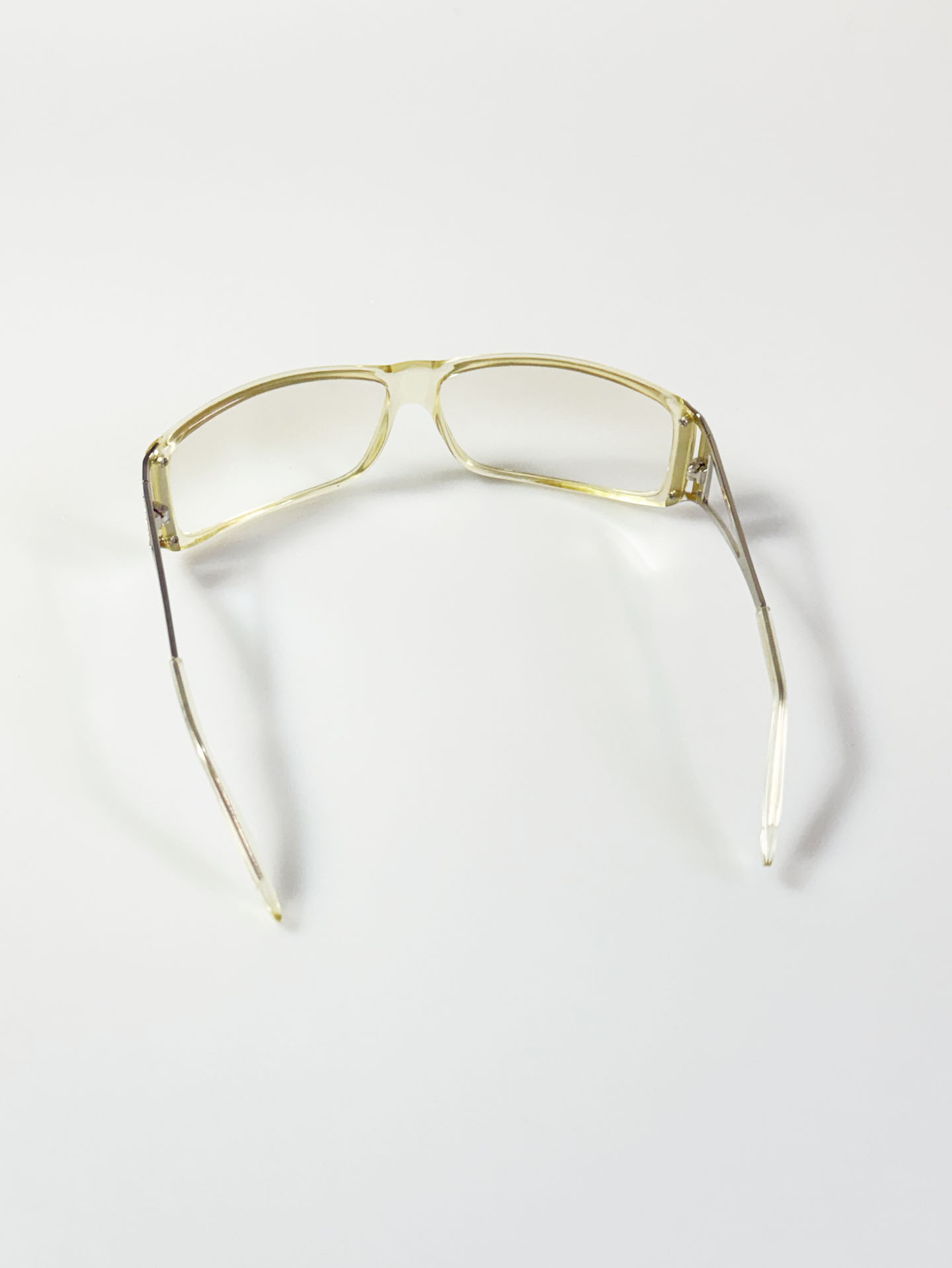 CAPRIO Translucent Bold Square Tinted Sunglasses