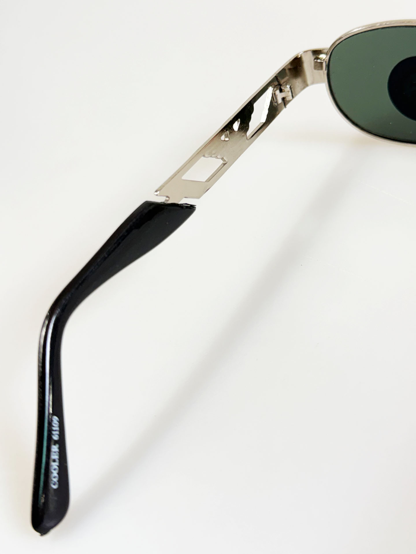 90's COOLER Silver Slim Oval Metal Sunglasses