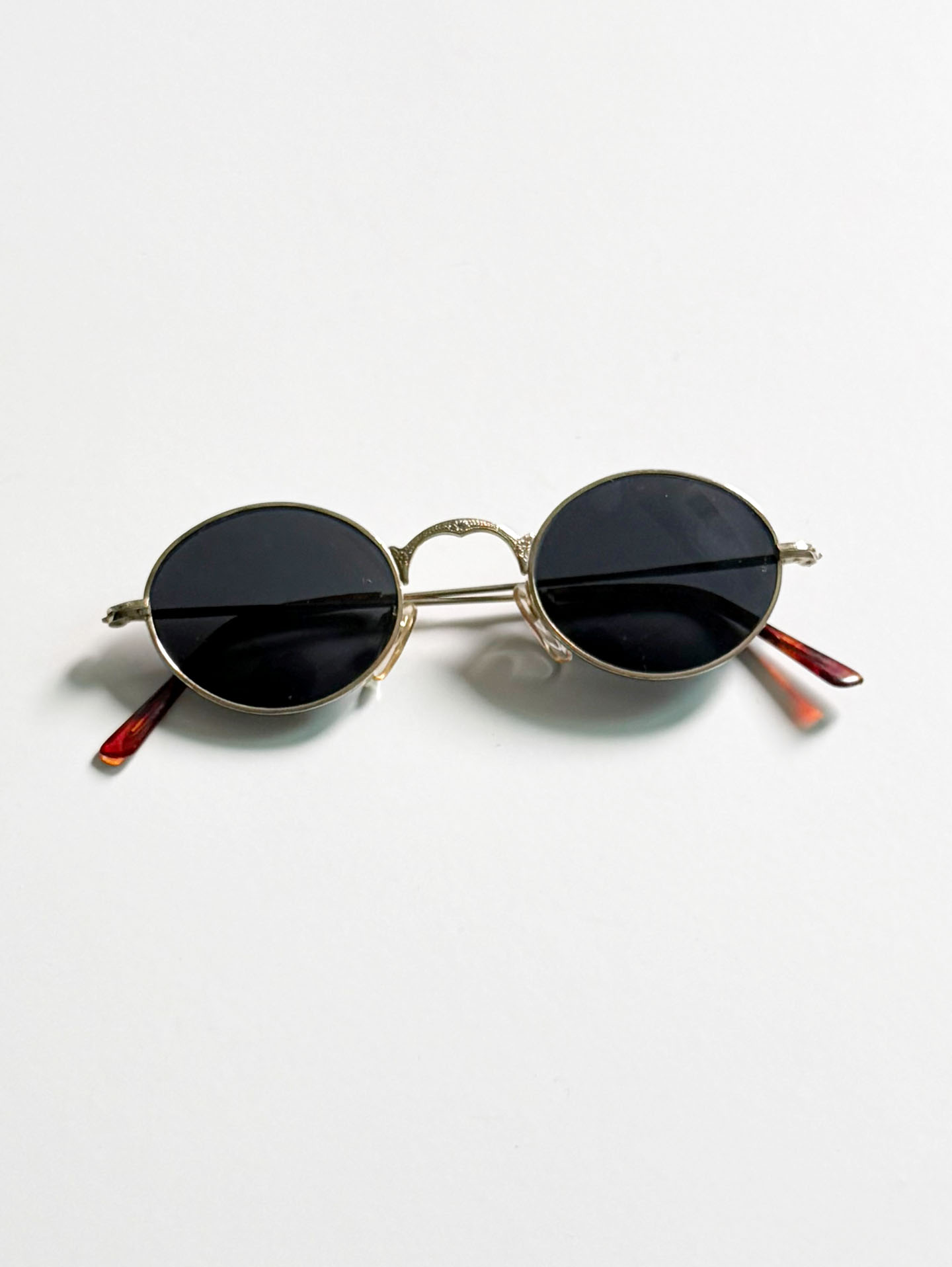 90's Gold Metal Slim Oval Frame Sunglasses