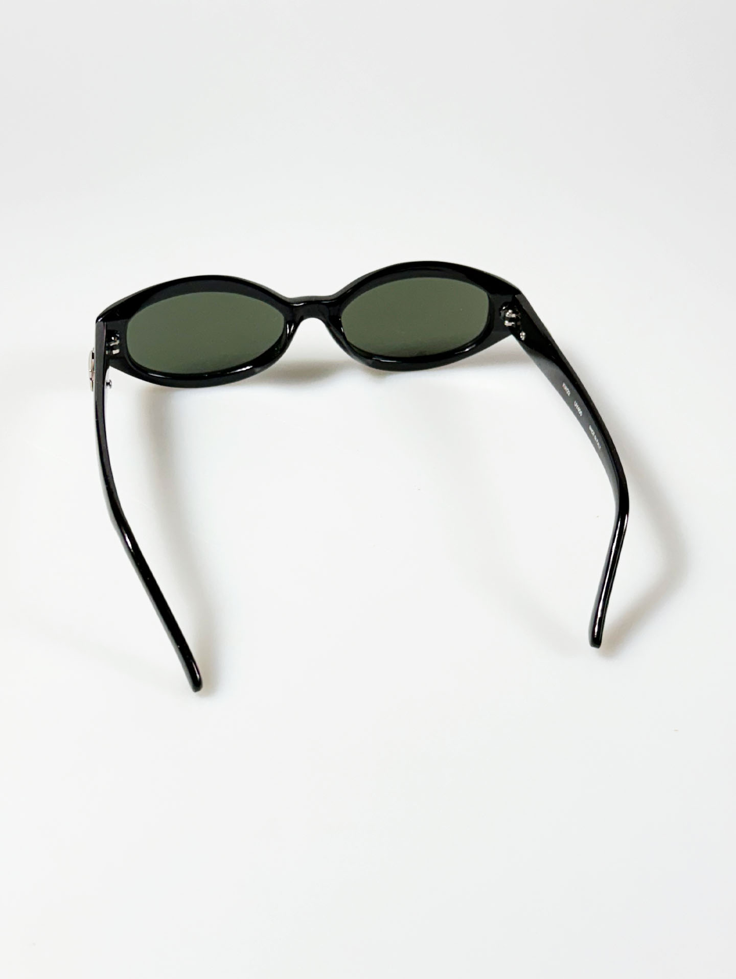 Black Bold Oval Frame Sunglasses